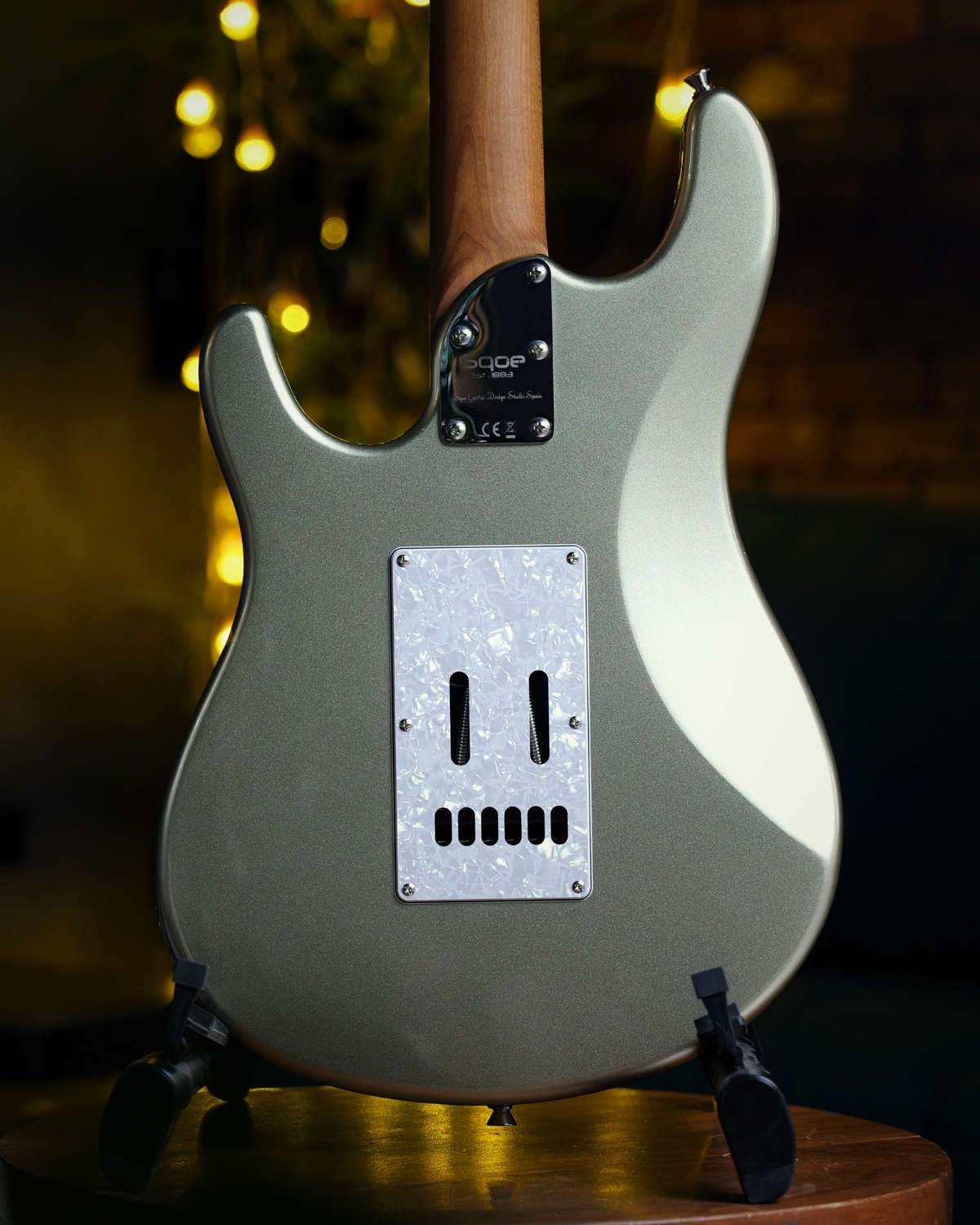 SQOE SEMS200 CA Sparkling champagne HSS Alnico 5 Electric Guitar