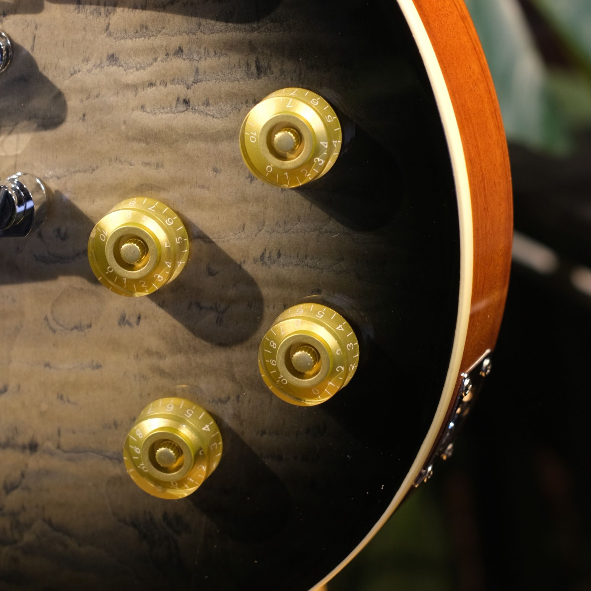 SQOE SELP900 Charcoal Blackburst Les Paul Electric Guitar with Hardcase