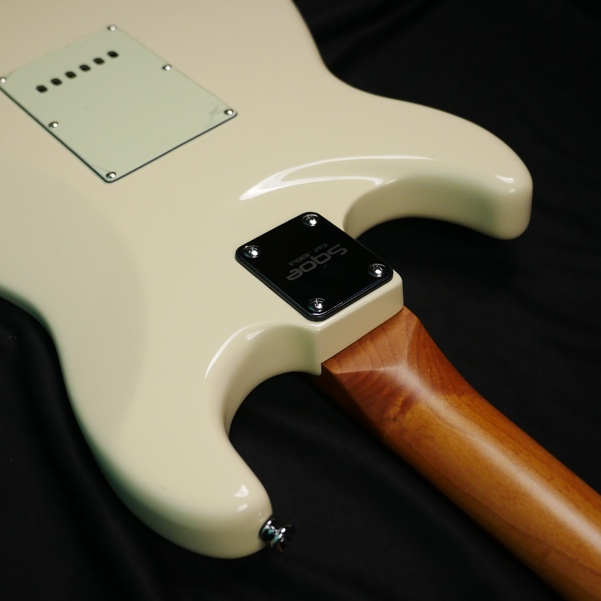 SQOE SEST600 HSS - Vintage white