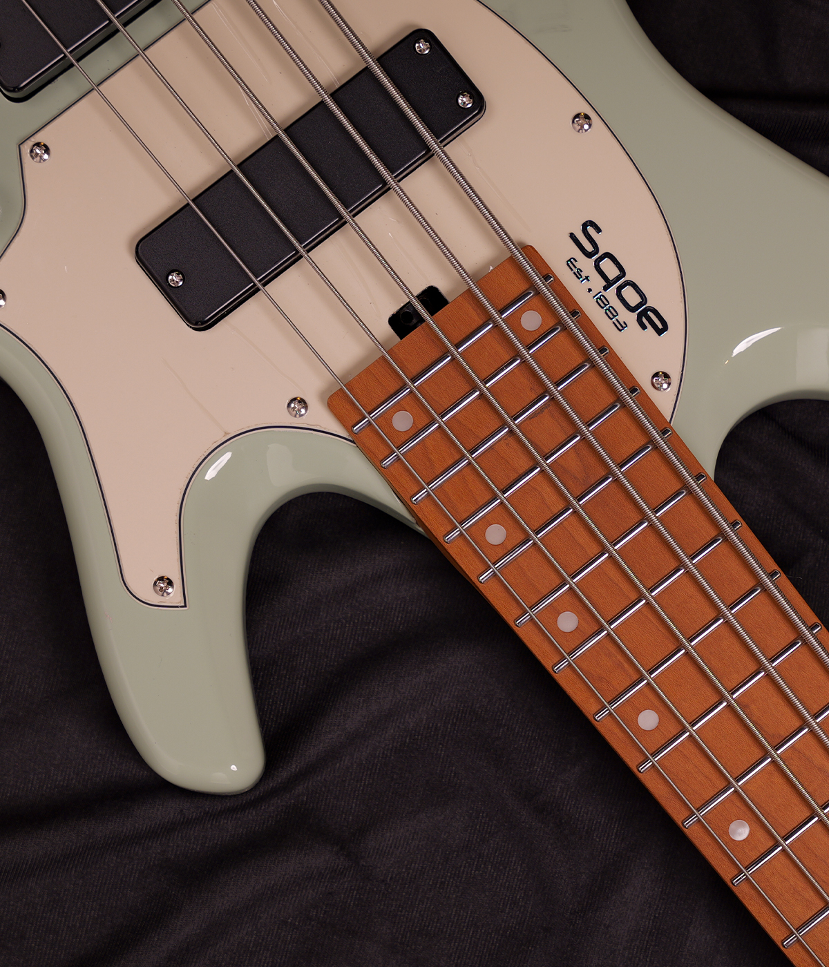 SQOE SBWT750 Surf green 5-String Headless Bass