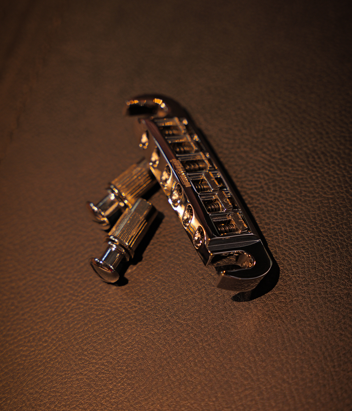 Wilkinson WOGT3-CR Wraparound Bridge Adjustable Saddles