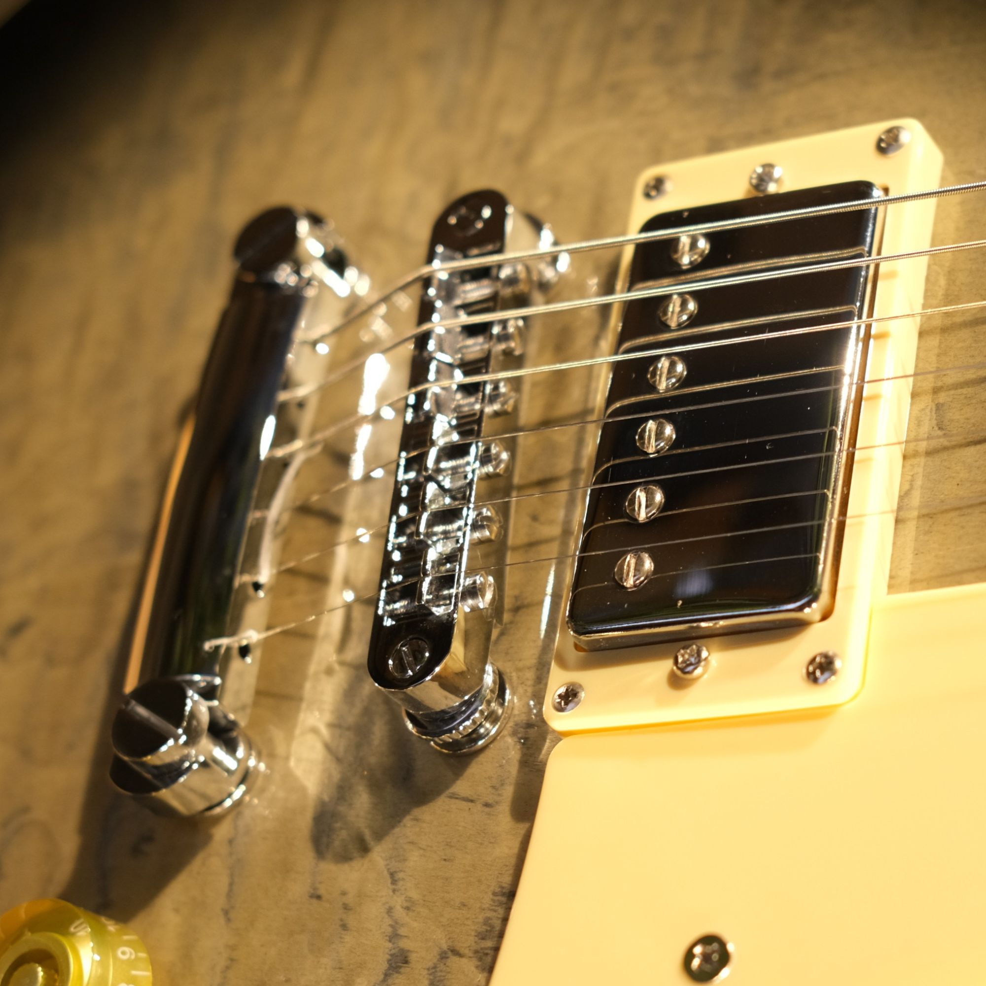 SQOE SELP900 Charcoal Blackburst Les Paul Electric Guitar with Hardcase