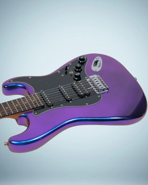 Chameleon color-shifting finish on the SQOE SEST610