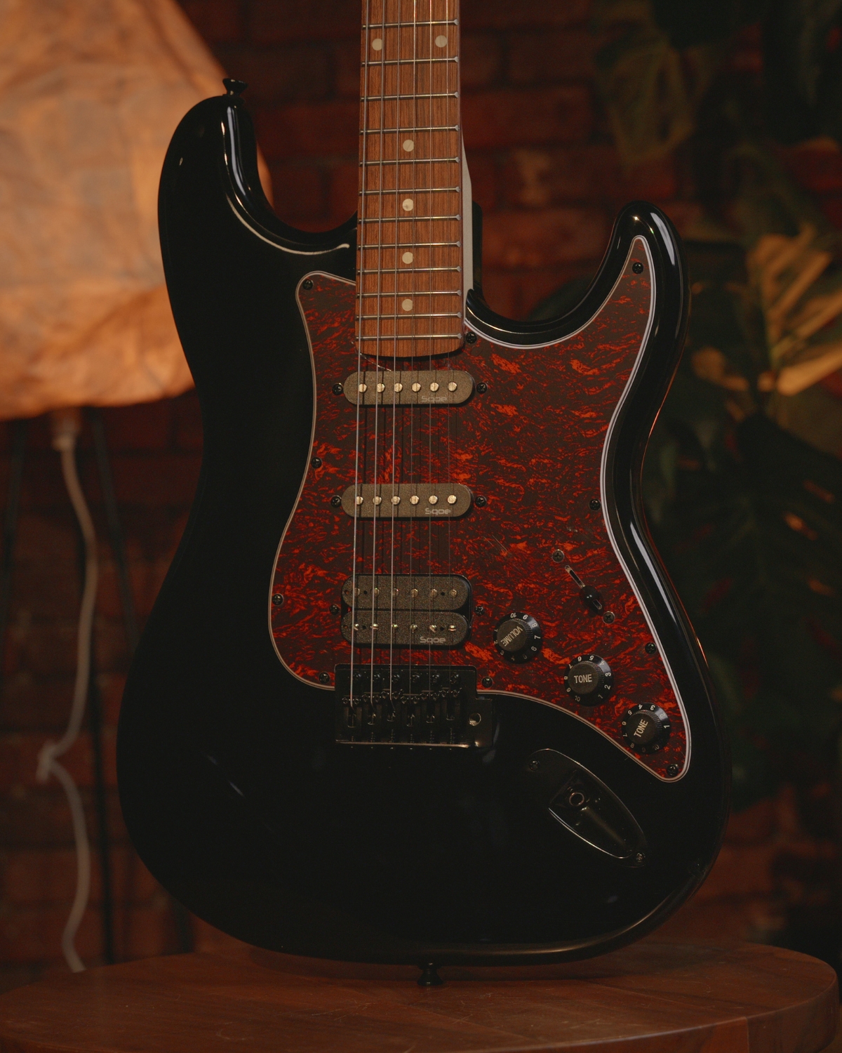 SQOE SEST230 Black Hss Electric guitar