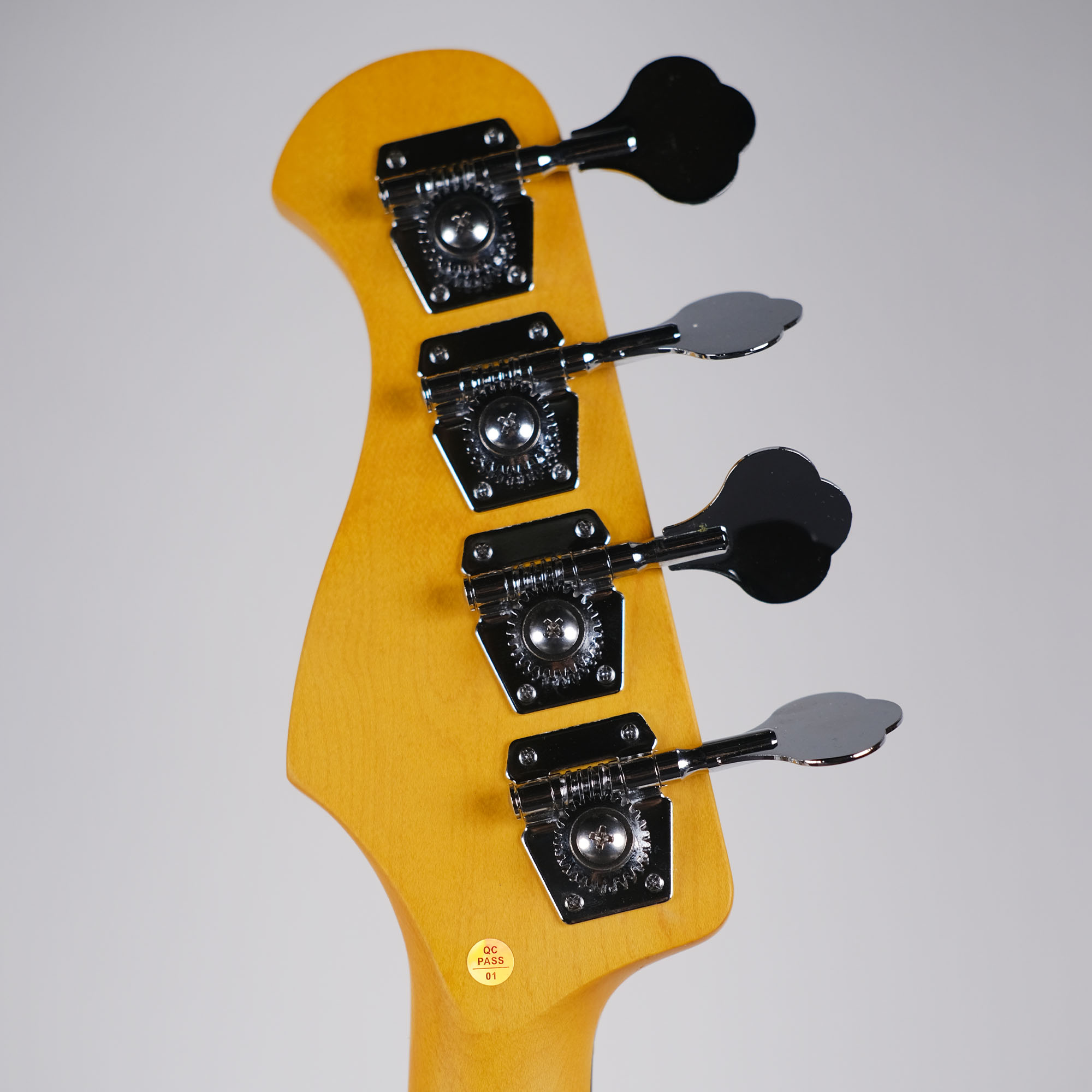 The High Precision Strydom Magna bass guitar PJ74 Vintage White