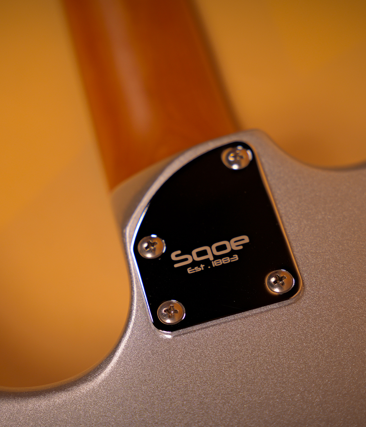 SQOE SEST700 HSS -Firemist Silver with kit