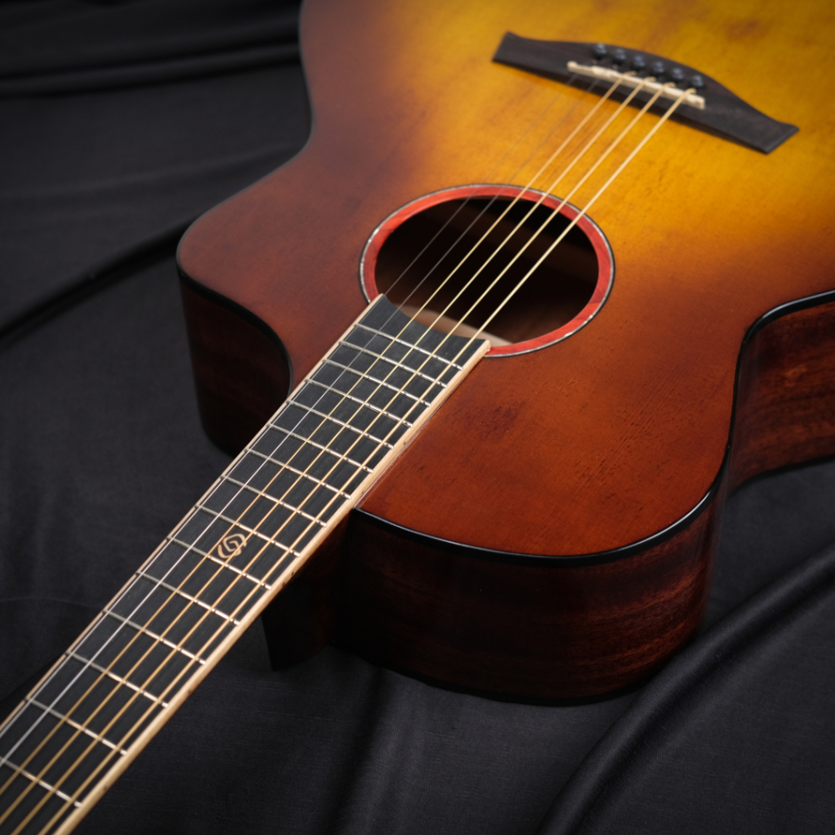 Strydom F240C auditorium acoustic guitar Tobacco gloss