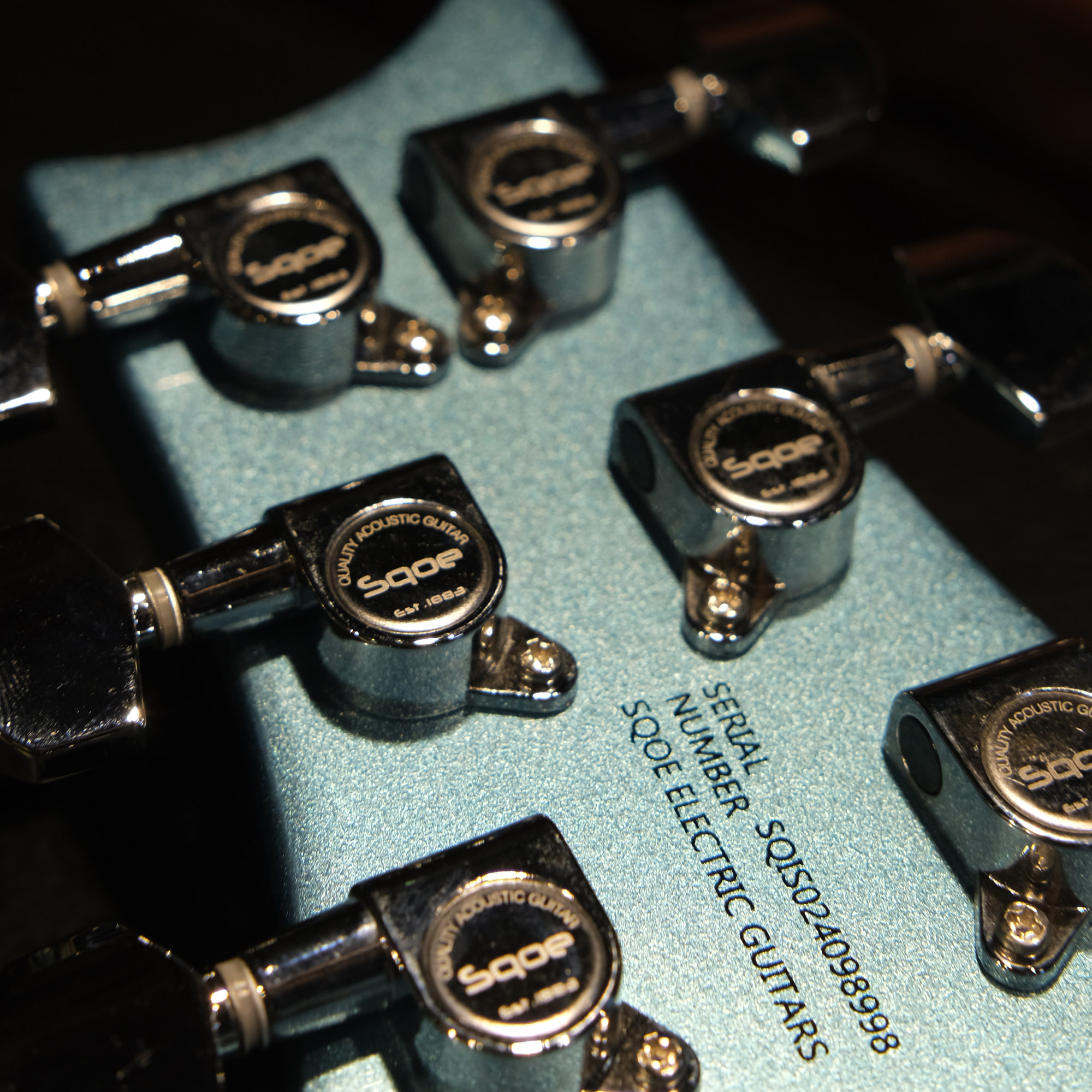 SQOE SE200 FLASH ICE BLUE Electric Guitar Wilkinson Tremolo Mirror Gloss Finish