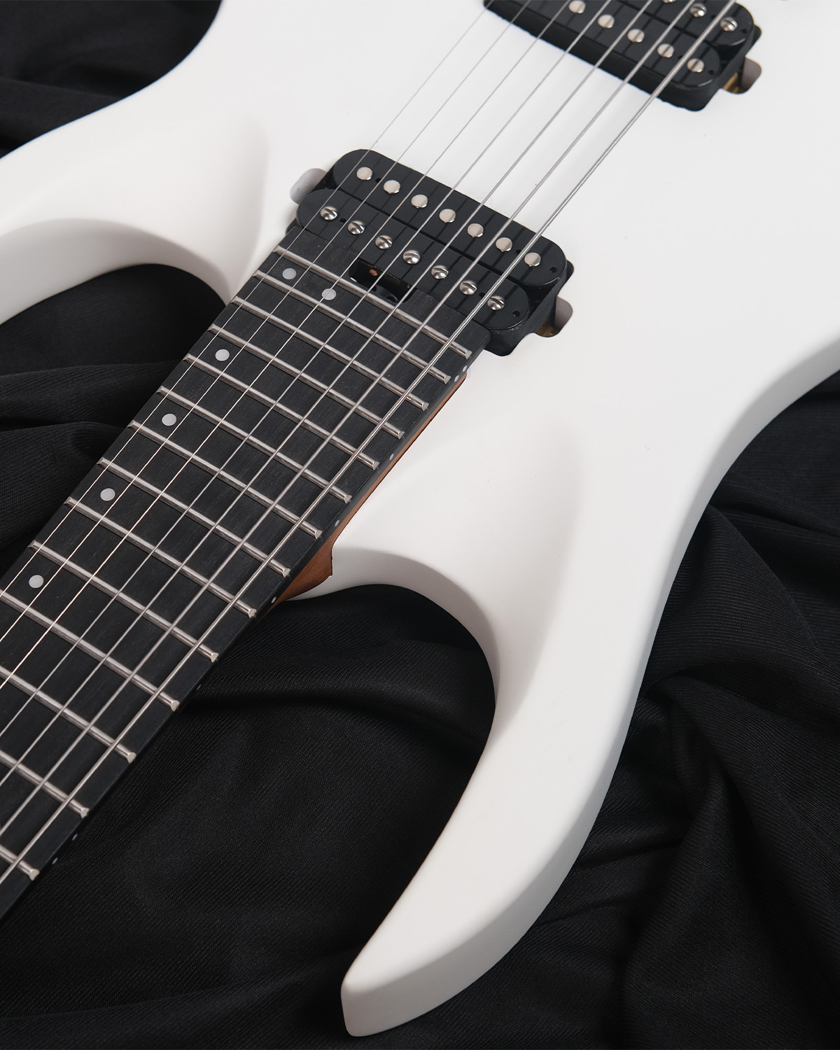 SQOE SEIB7S Frost bite white HH Super Strat