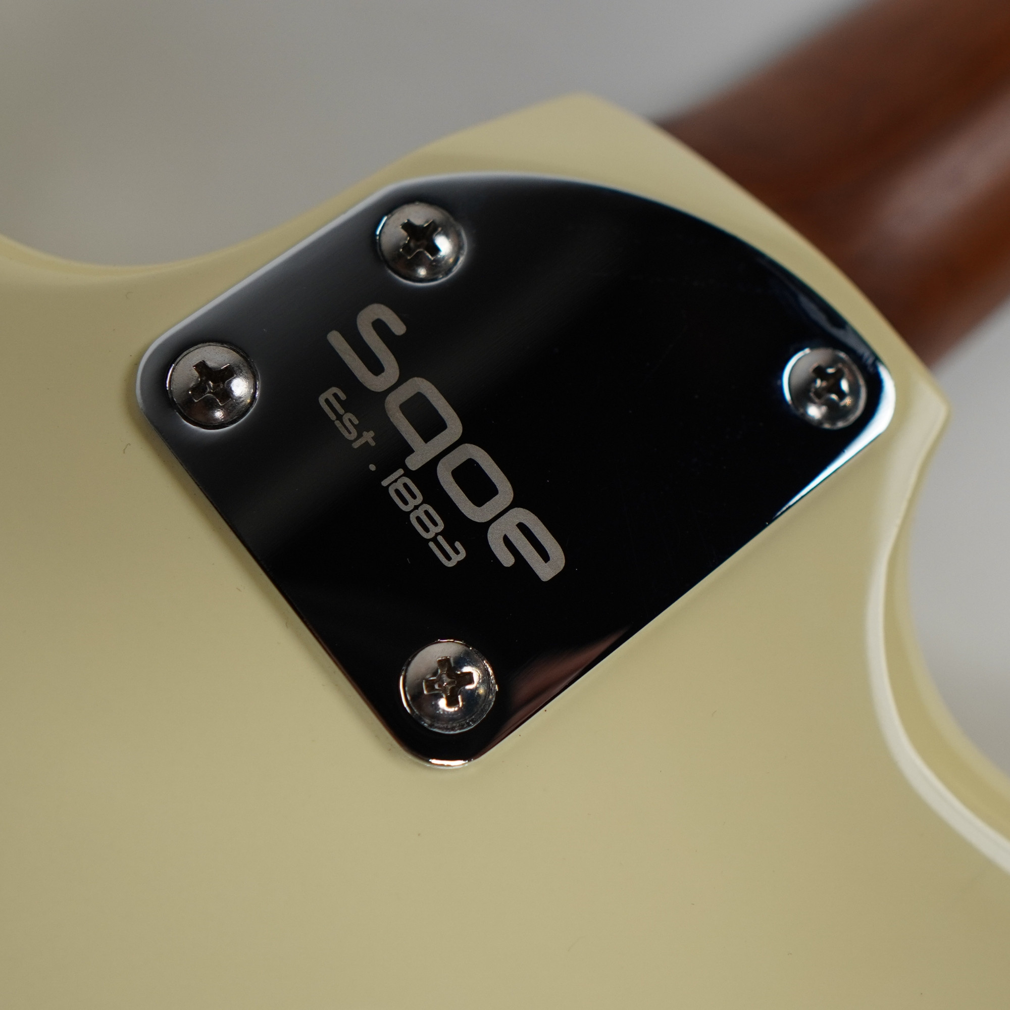 SQOE SEST700 HSS - White with kit