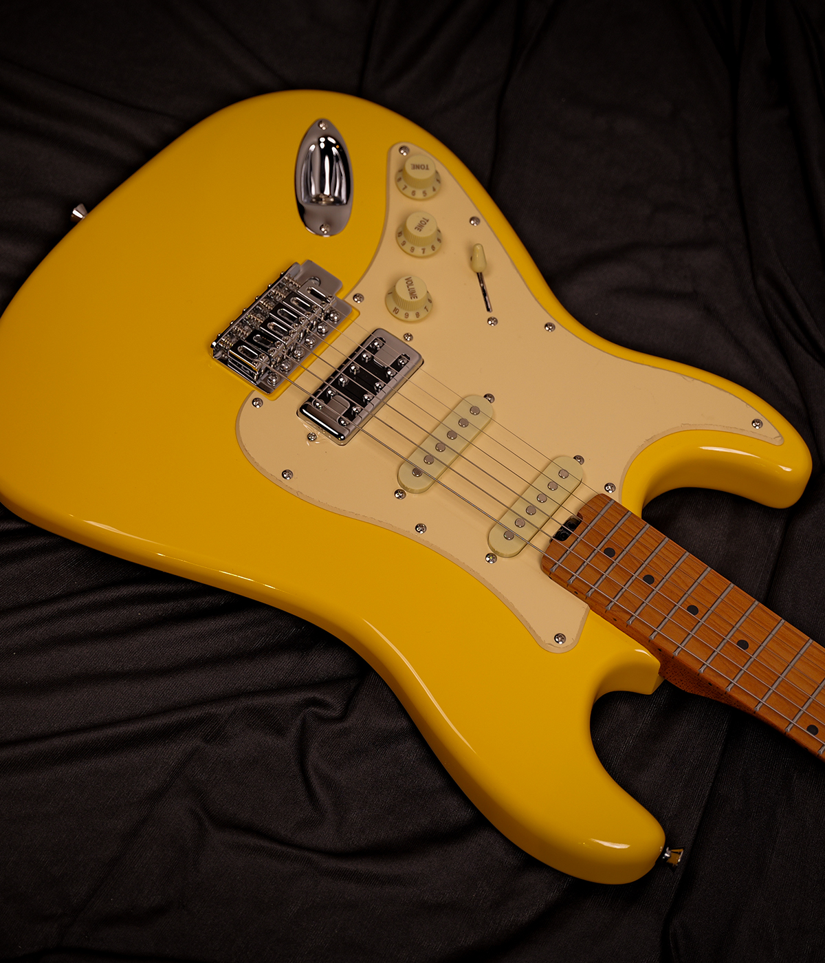 Strydom ST30M Left handed Pastel Yellow  HSS Mini Humbucker