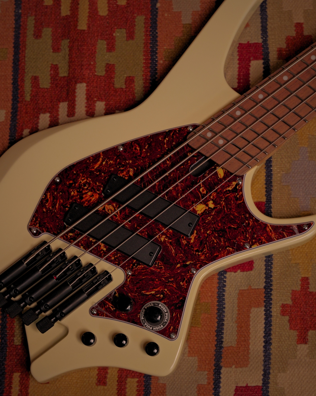 Hex NB505G IV IVORY Headless bass 5 string SS frets