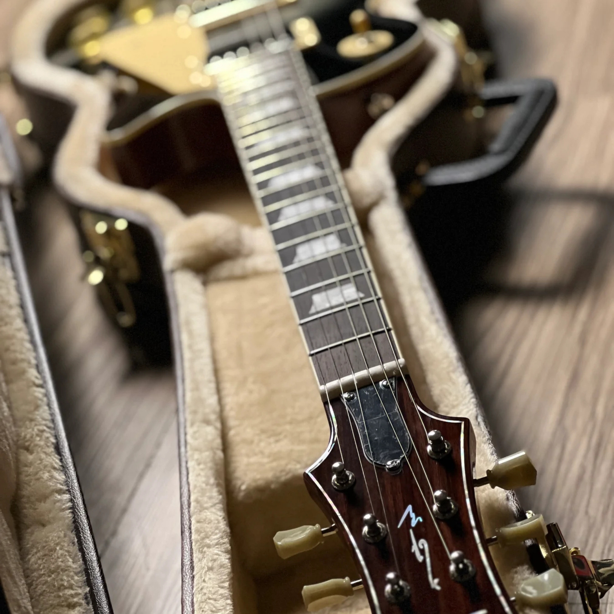 SQOE SELP900 Charcoal Blackburst Les Paul Electric Guitar with Hardcase