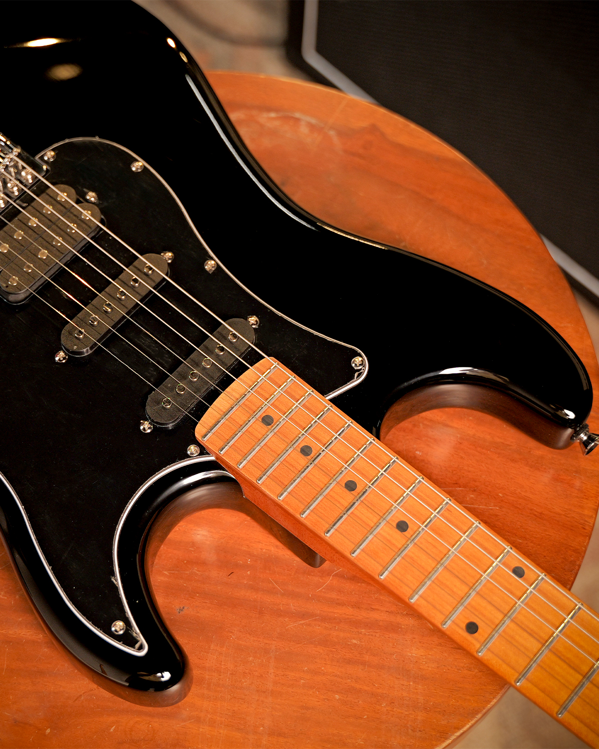 SQOE SEST500 Black Warrior Electric Guitar HSS