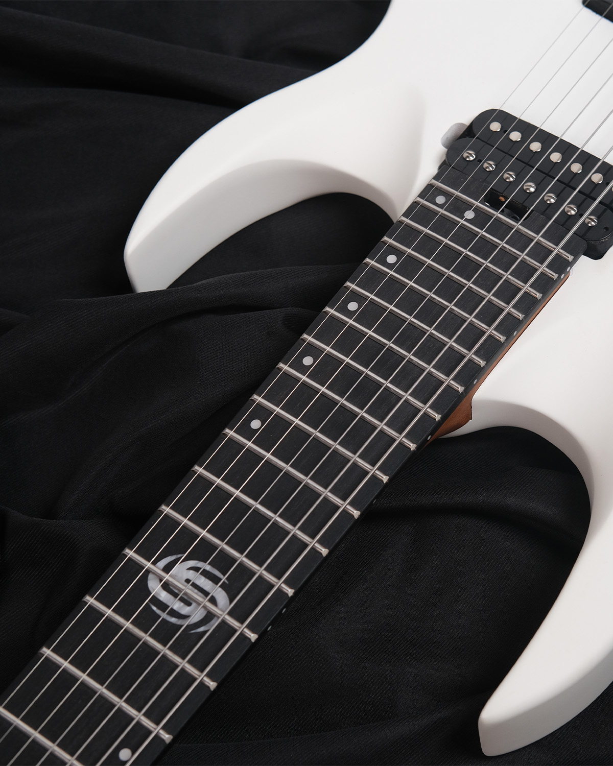 SQOE SEIB7S Frost bite white HH Super Strat