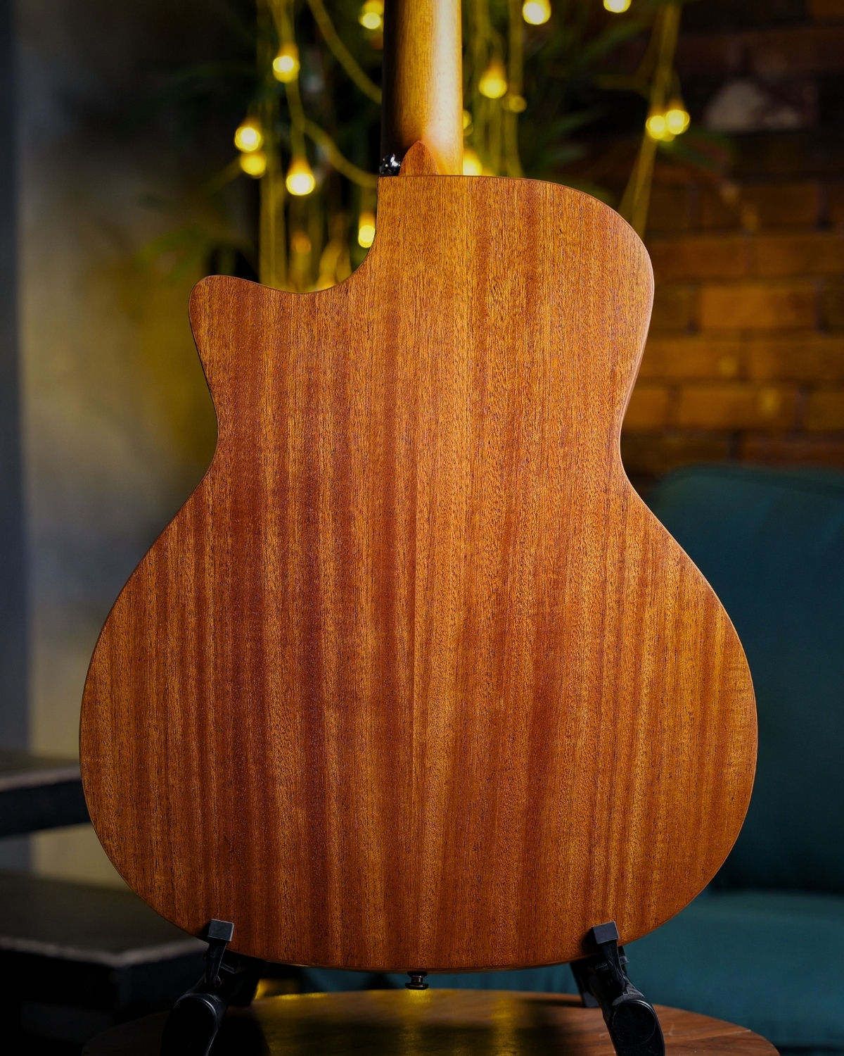 GA40C Natural Solid Spruce Top Acoustic Guitar Mahogany Back Sides