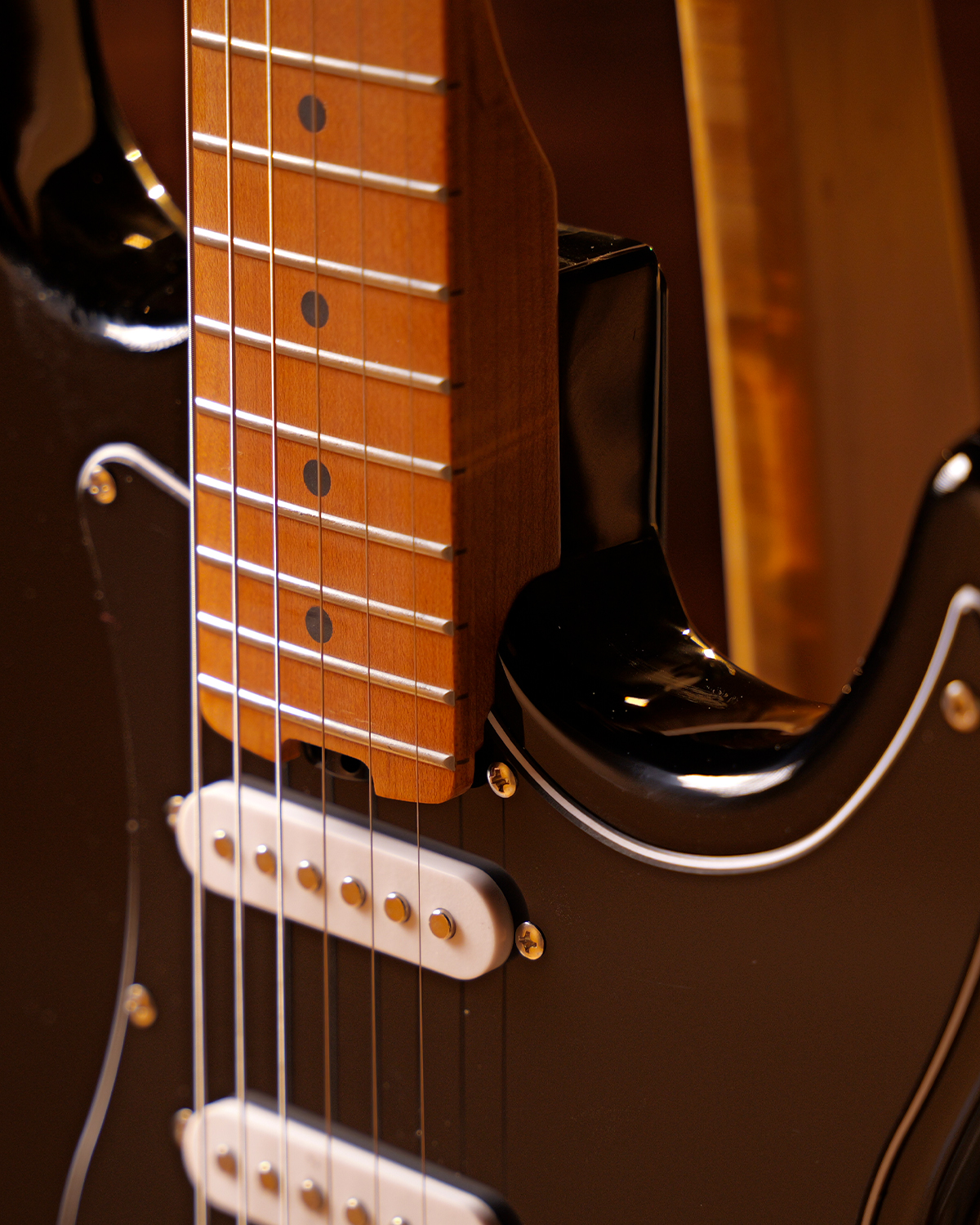 Strydom ST30M Tuxedo Black  HSS  Push-Pull Coil Split