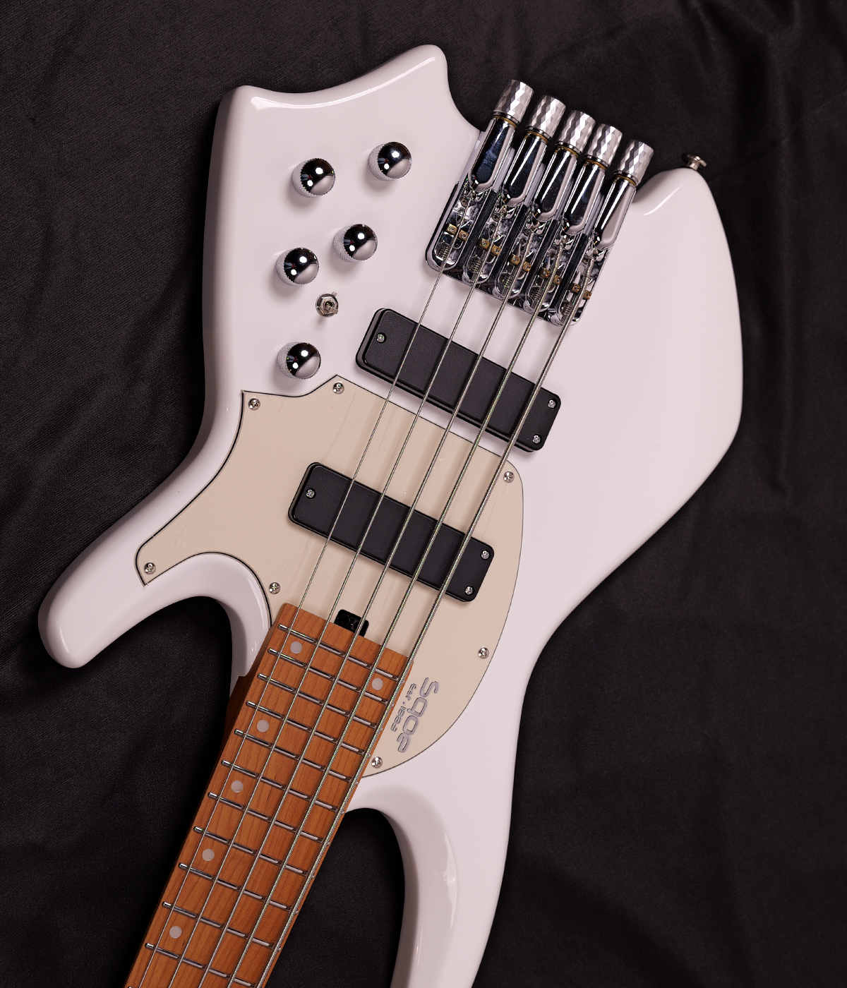 SQOE SBWT750 Pearl White 5-String Headless Bass