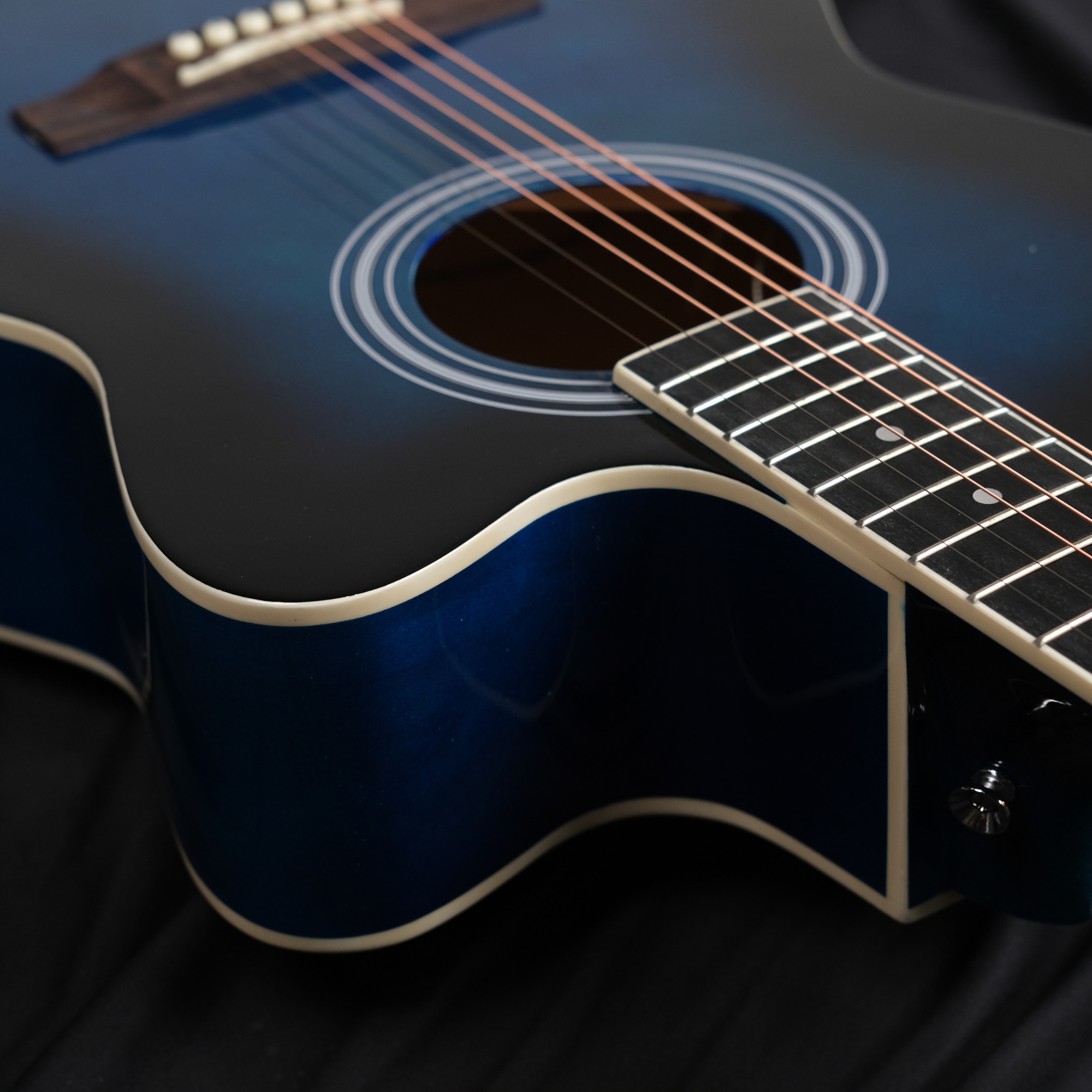 Richtone 39inch RT39CEQ 3 BAND EQ Blueburst glossy cutaway guitar