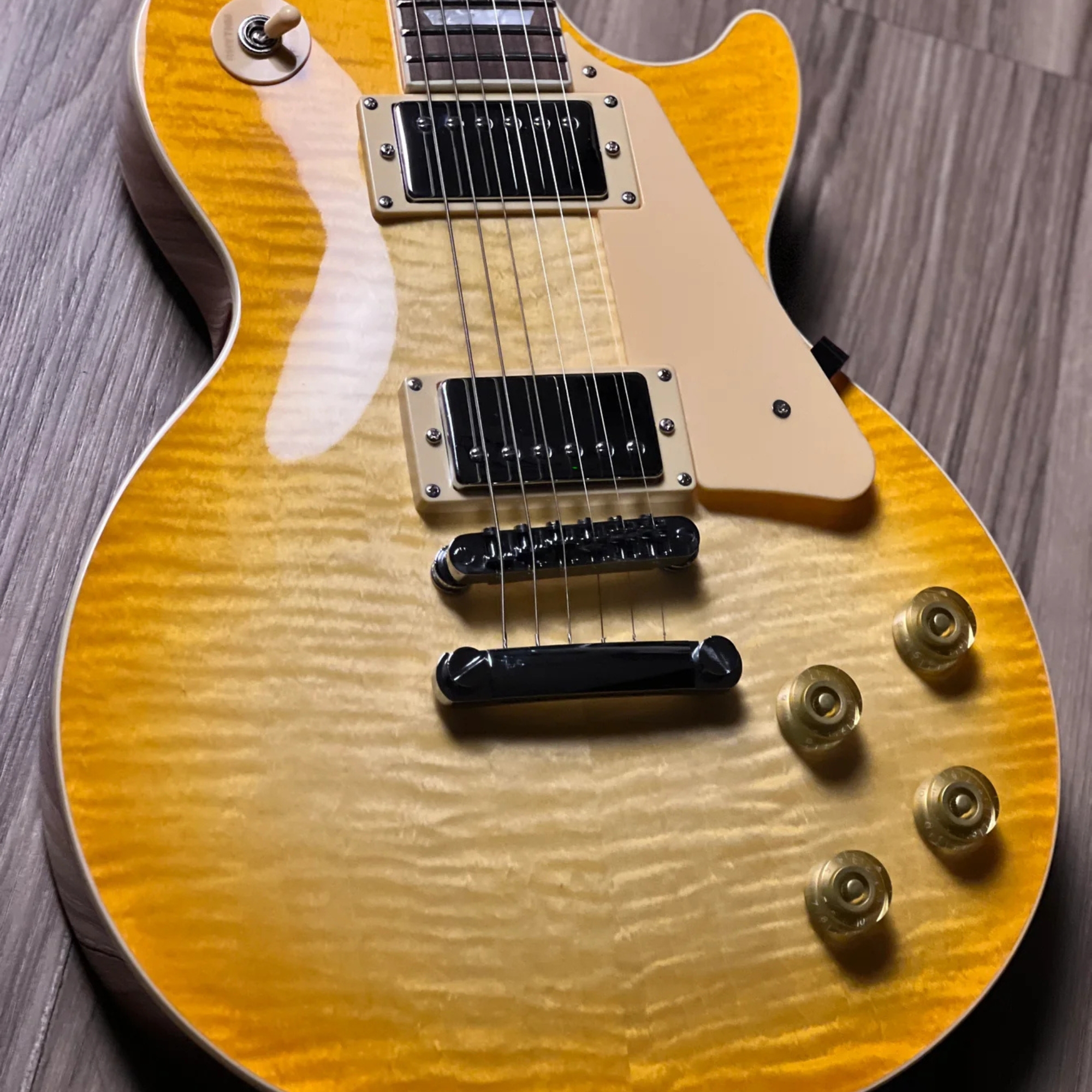 SQOE SELP900 Lemon burst Les Paul Electric Guitar with Hardcase