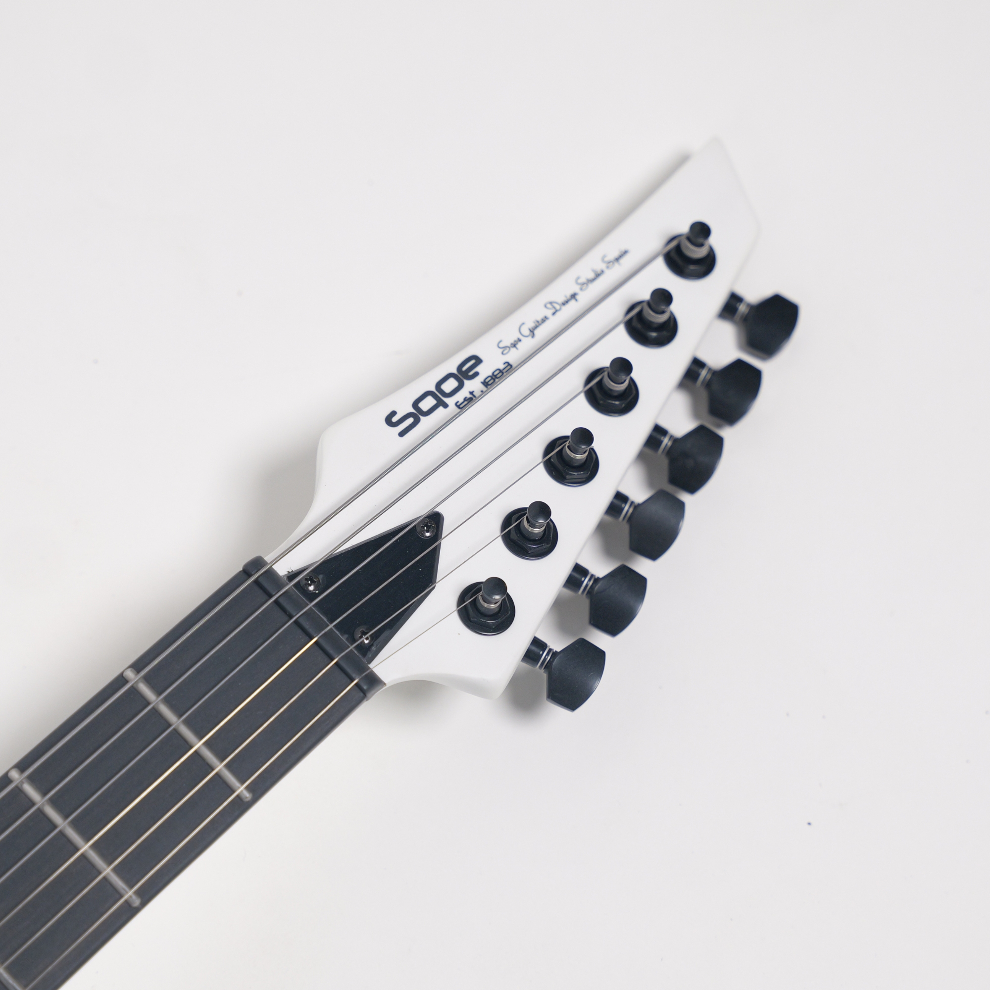 SQOE SEIB300 Electric Guitar White knight 24 Frets Dual Humbucker Metal Guitar