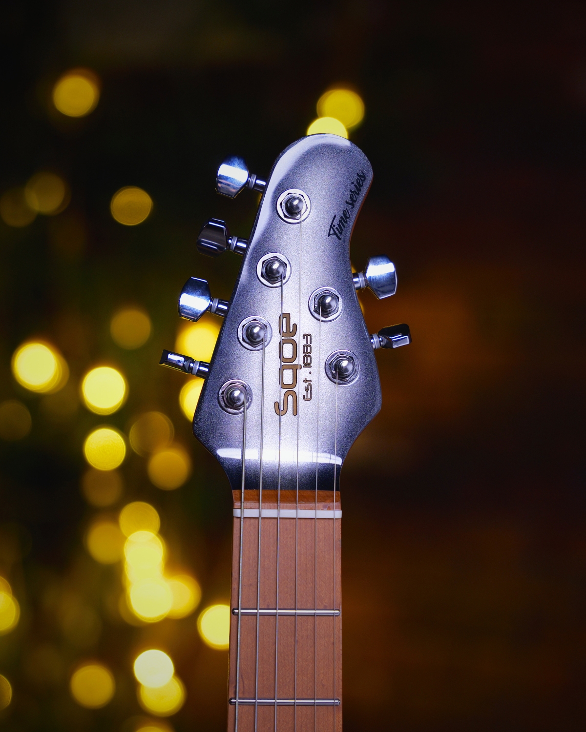 SQOE SEMS200 MWH Metallic White hybrid HSS Alnico 5 Electric Guitar