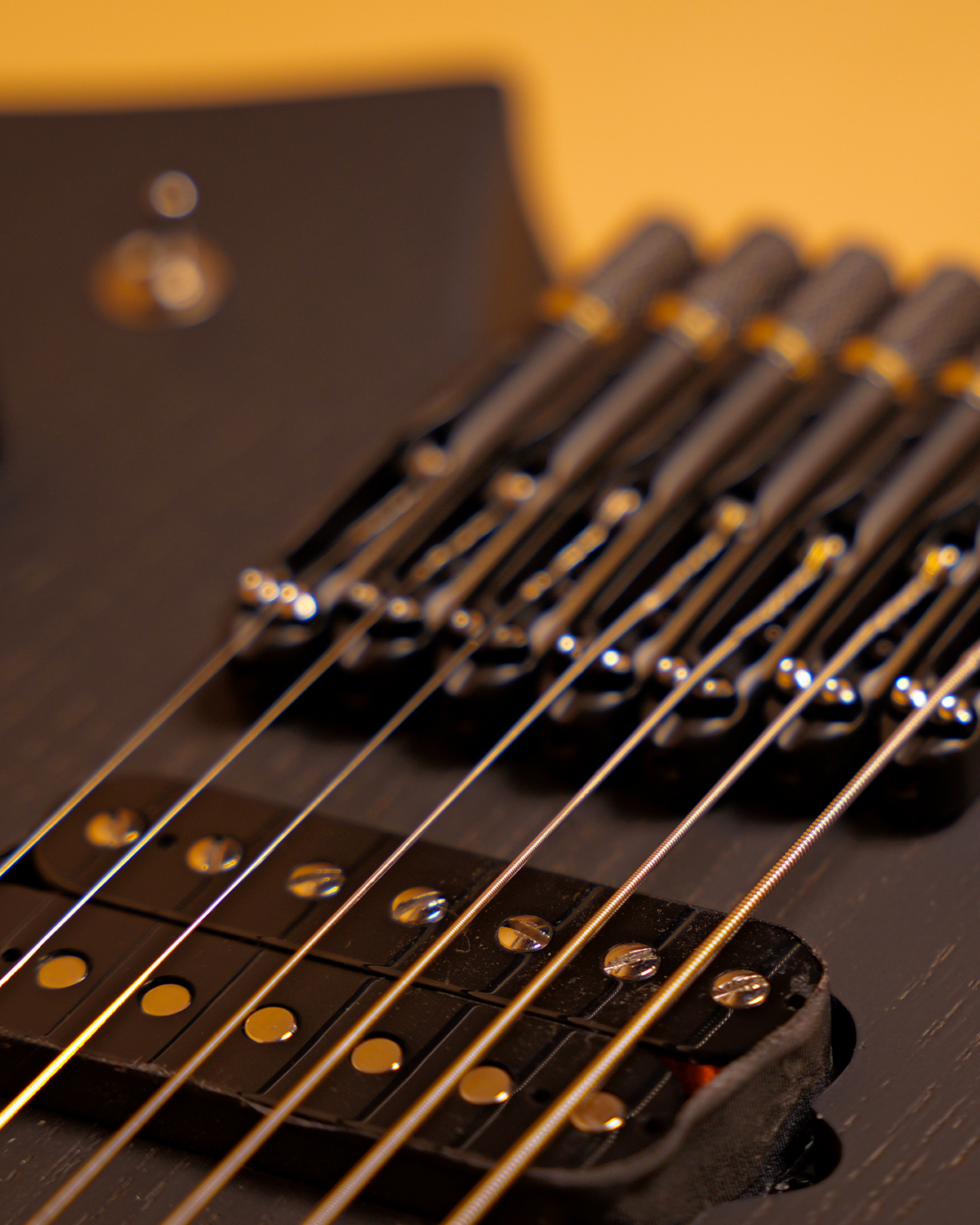 Strydom THH30 Headless 7 String The Headless Horseman Ghost Grain Black