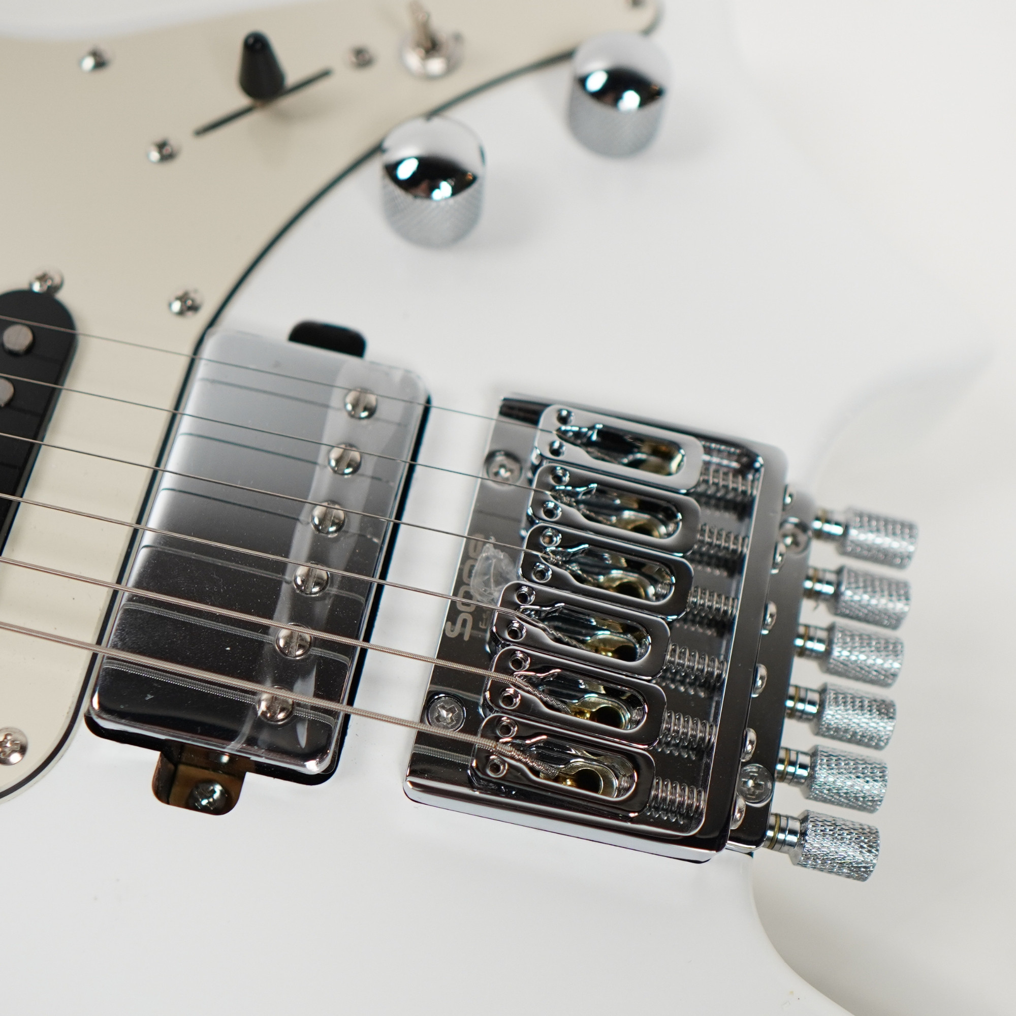 SQOE Headless Electric guitar SEWT700 - Pearl White HSS