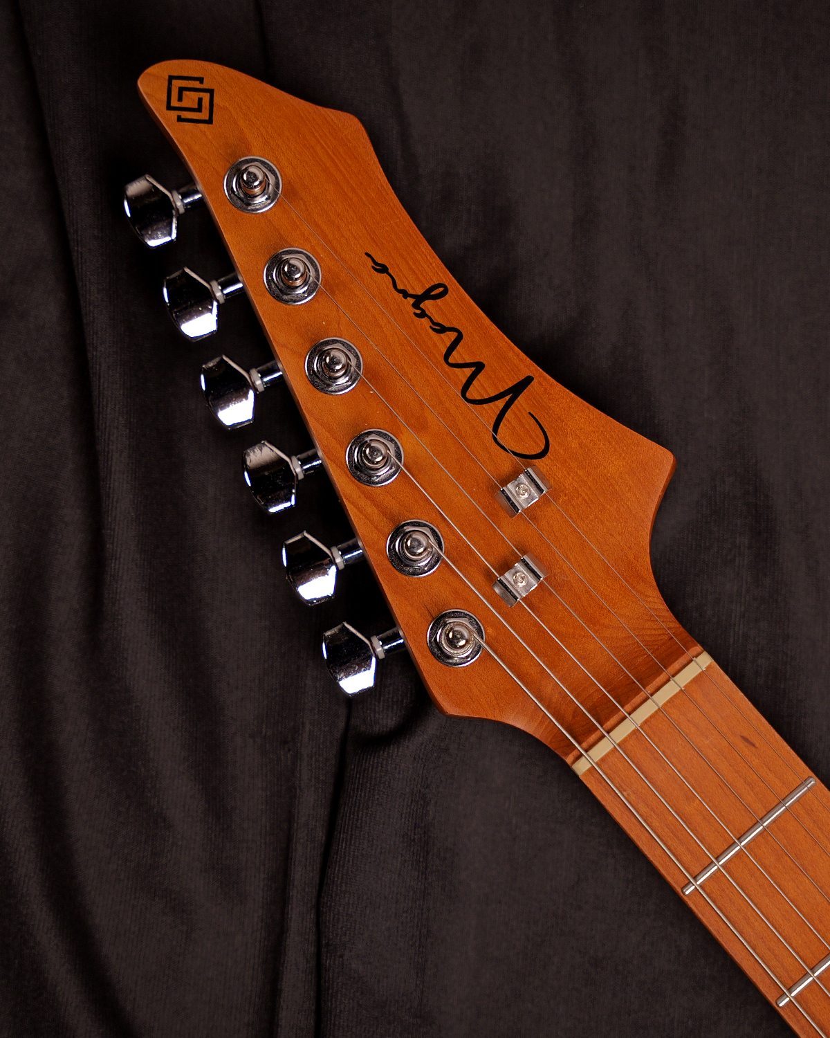 Strydom ST30 Pro Galaxy Black  Built-In Riot Processor  HSS