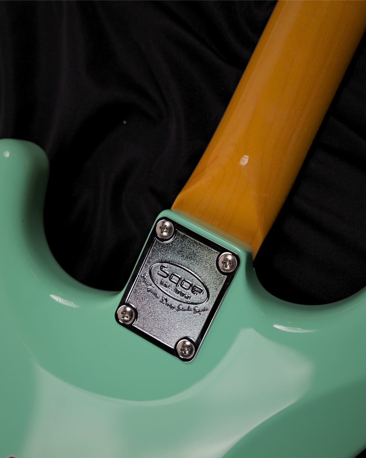 SQOE SEST1000 Surf Green HSS with hardcase