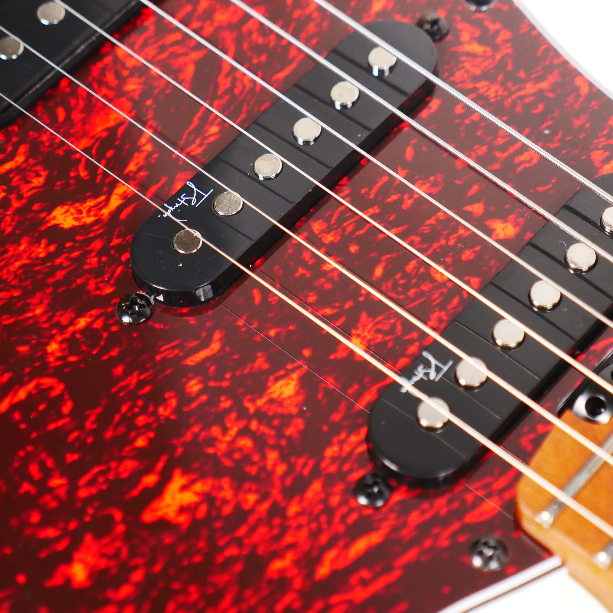 Strydom Magna ST30M White - Stratway Satin finish - Roasted Maple