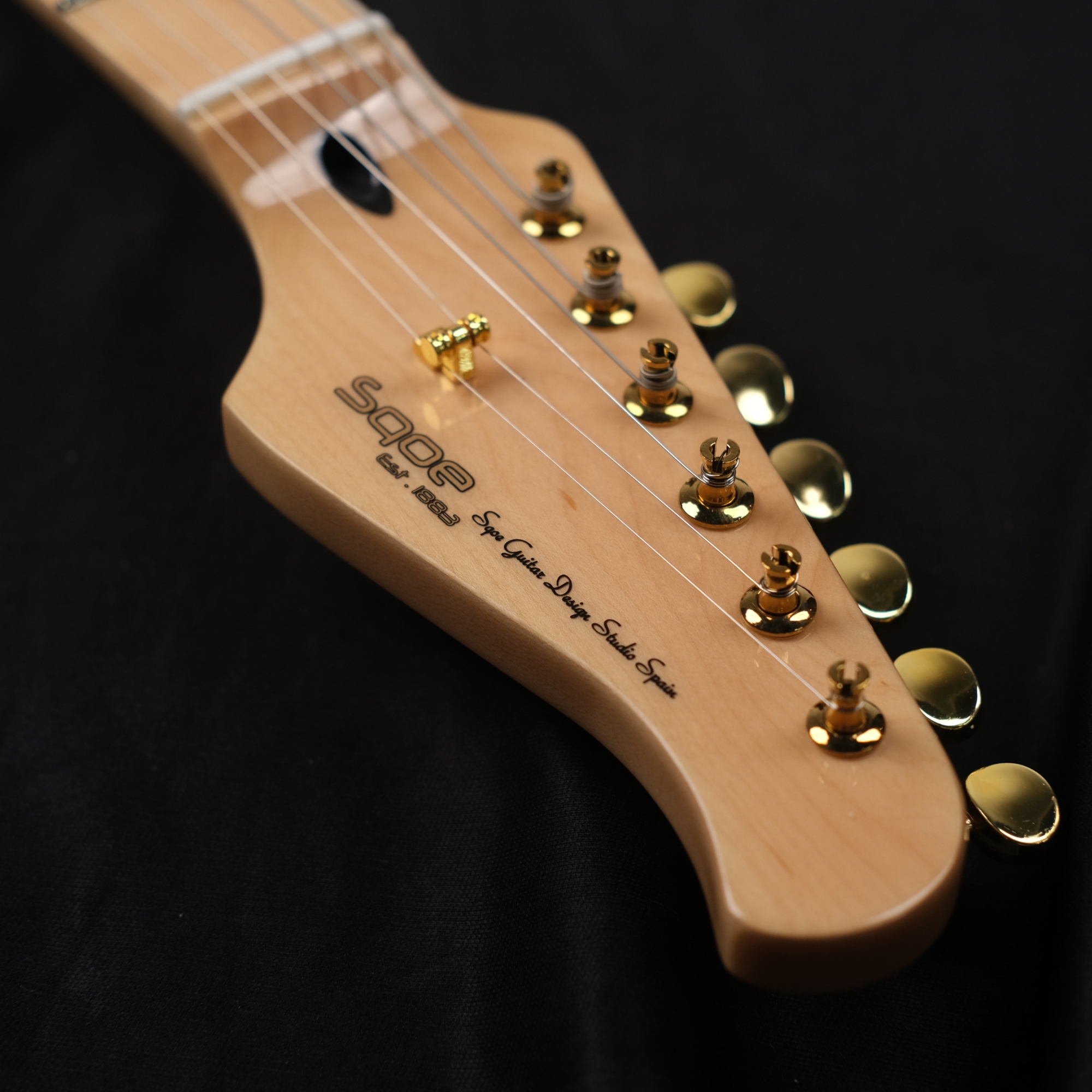 SQOE SEST900 alnico 5 HSS Flame maple top - purple haze