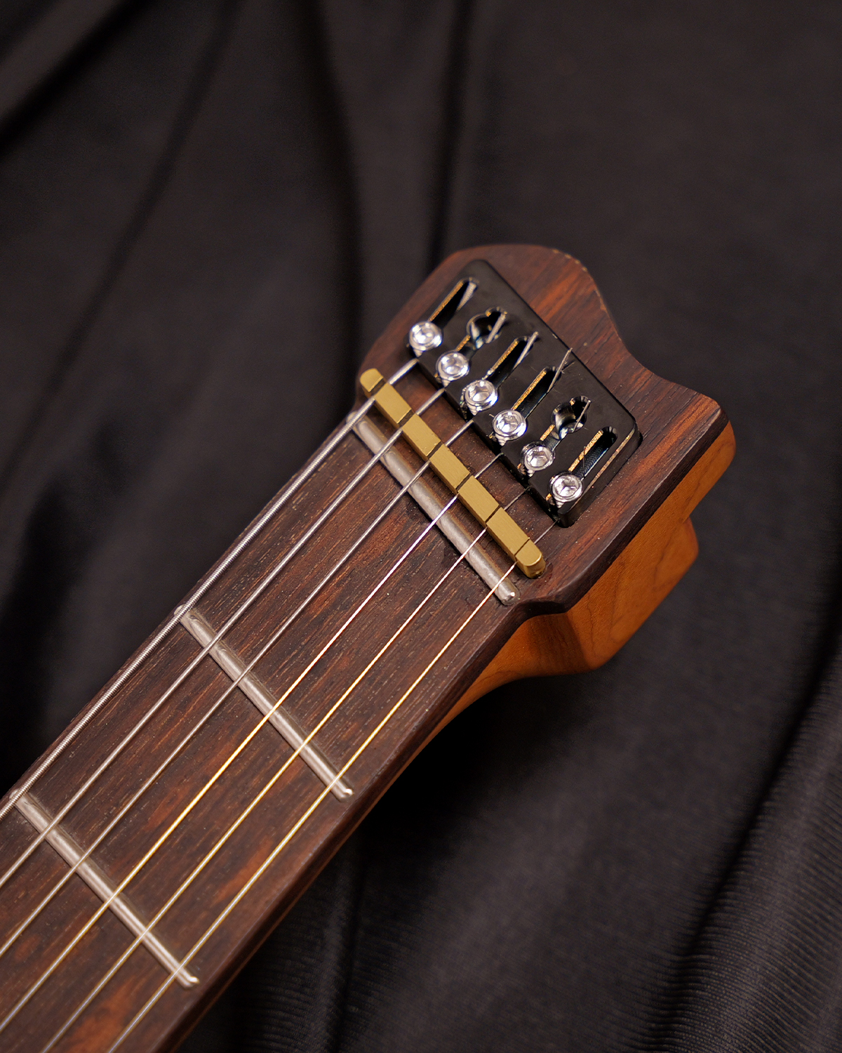 Strydom THH30 Headless 6-String The Headless Horseman Ghost Grain