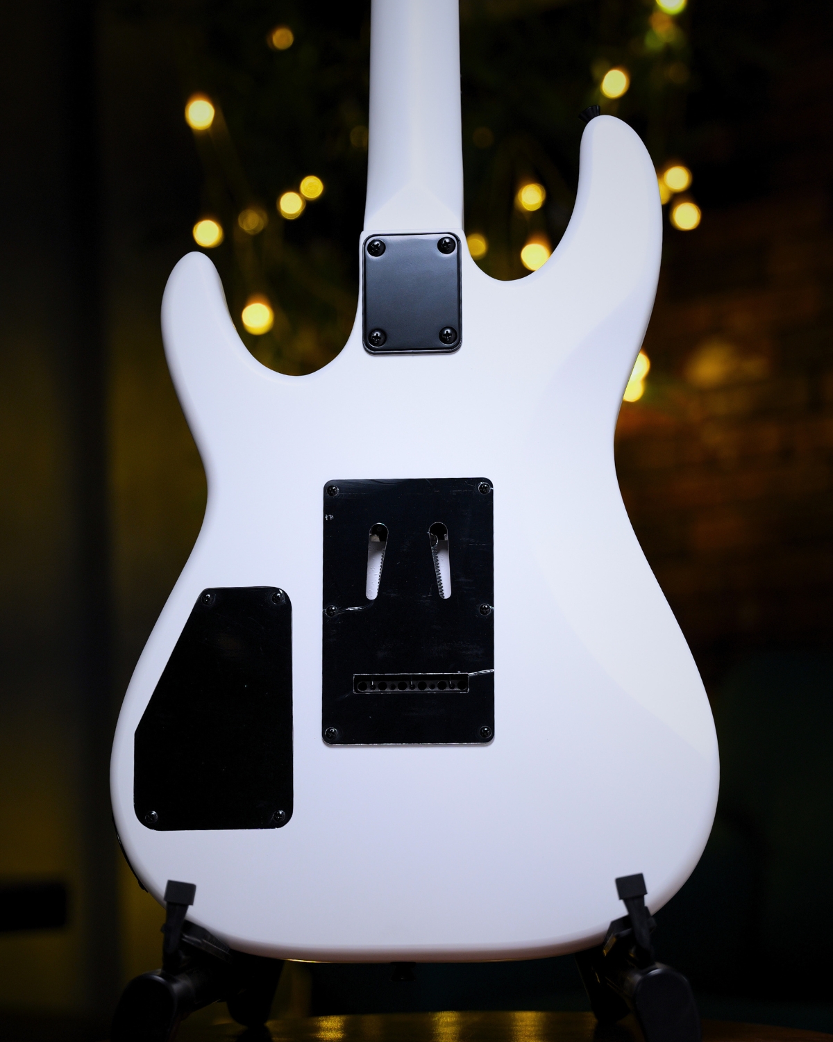 SQOE SEIB300 Electric Guitar White knight 24 Frets Dual Humbucker Metal Guitar