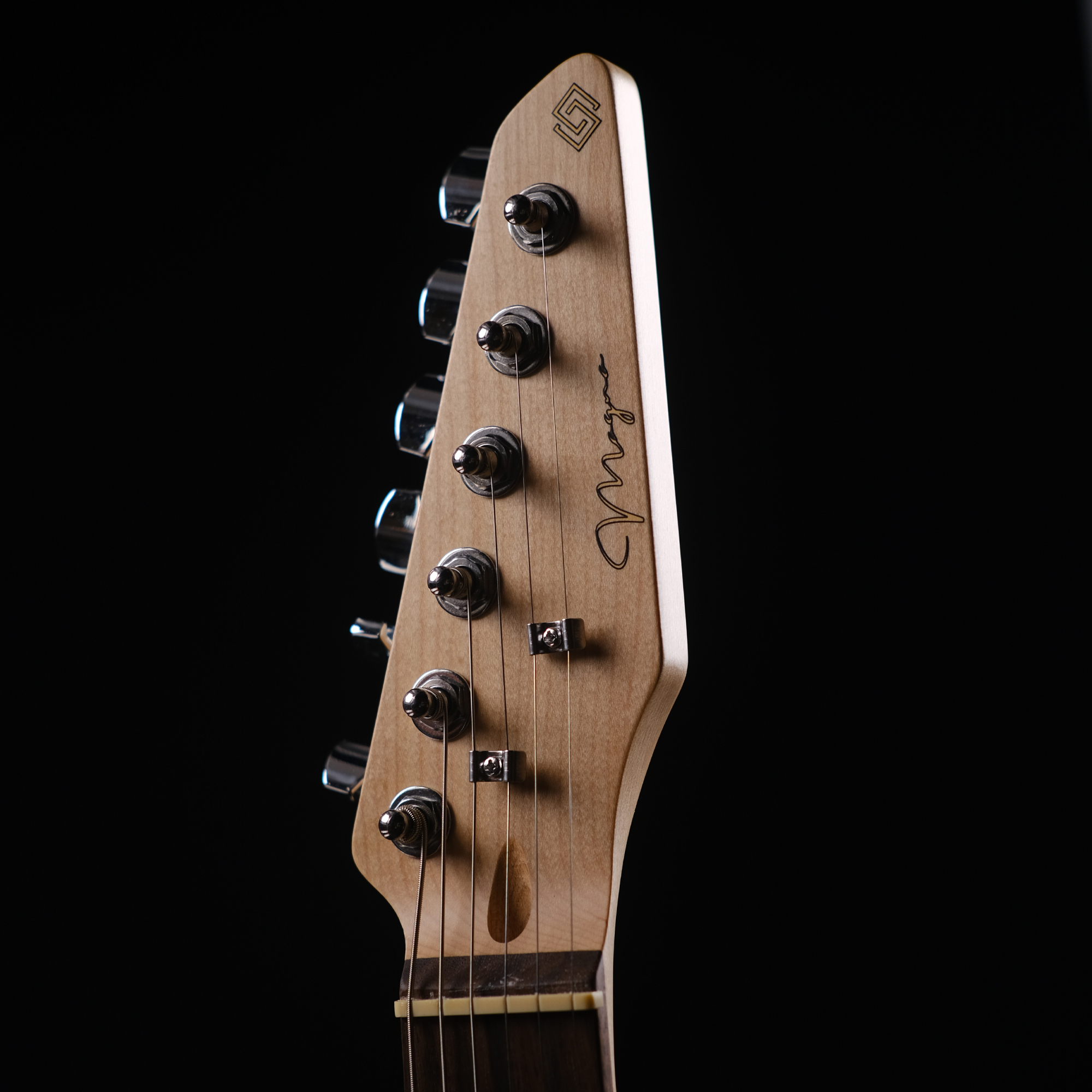 Strydom ST62R Stratway Pro White - Roseacer