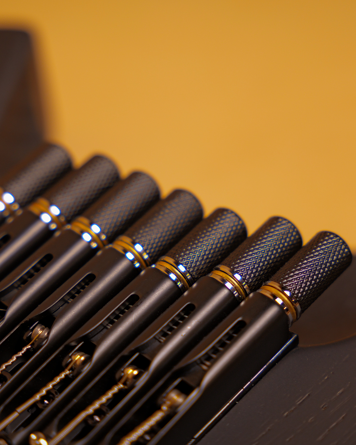 Strydom THH30 Headless 7 String The Headless Horseman Ghost Grain Black