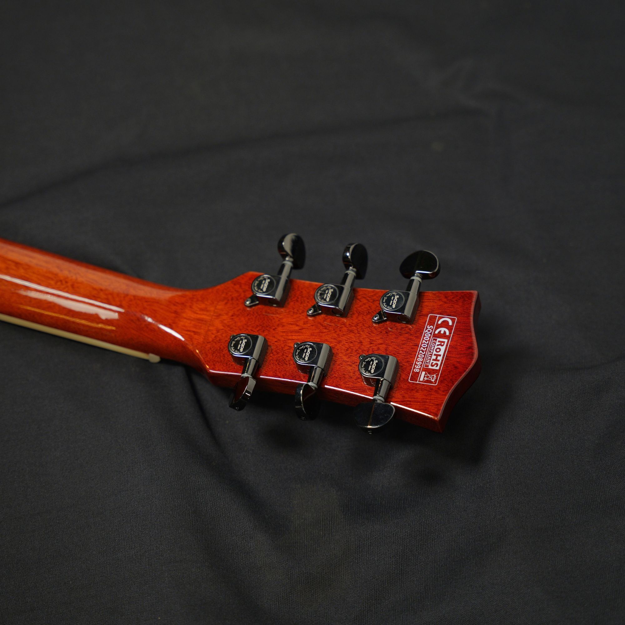 SQOE S340 FGCS Solid Top Acoustic Guitar Classic Cherry Burst Gloss - headstock side with tuners