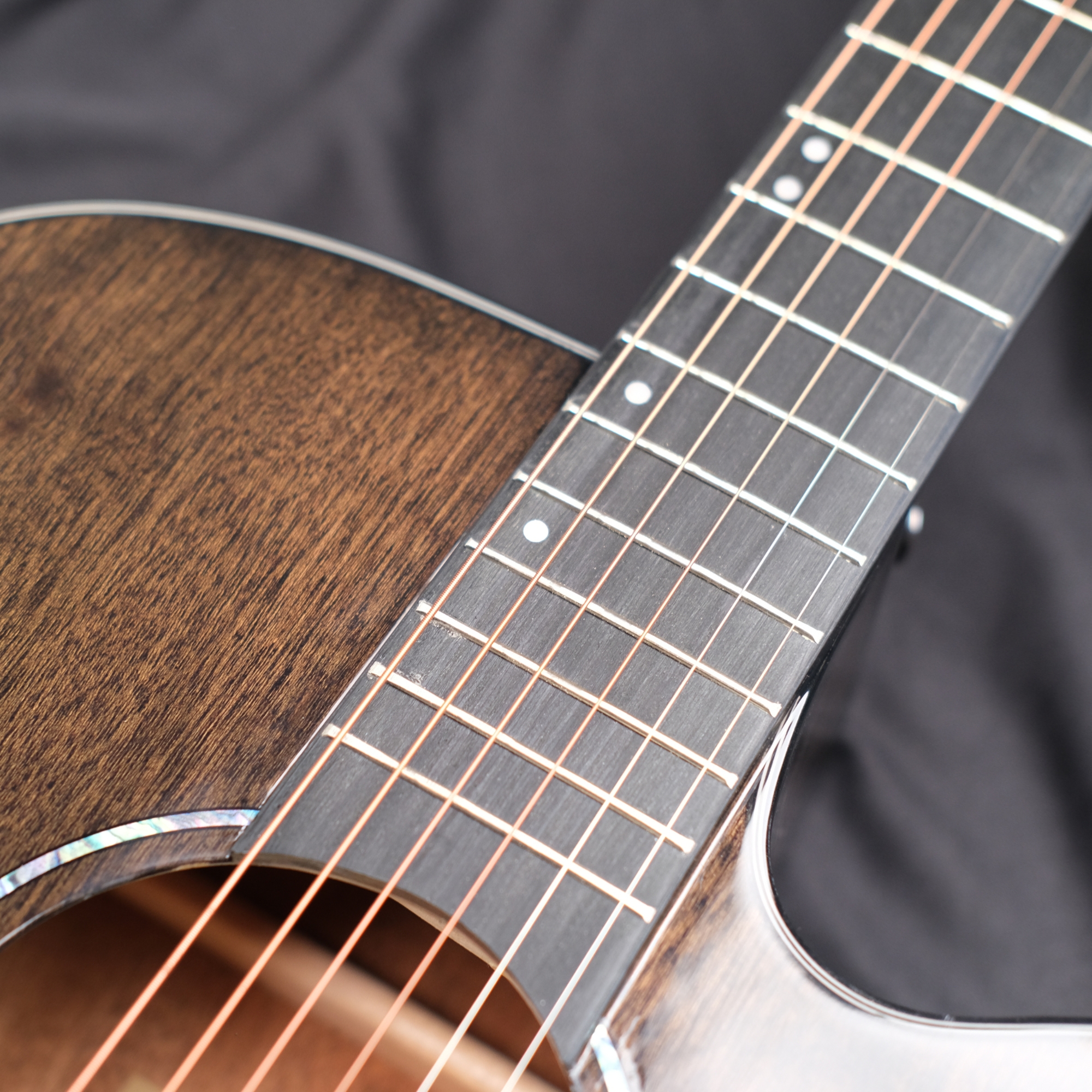 Richtone RT39C MG all Mahogany cutaway guitar black gloss