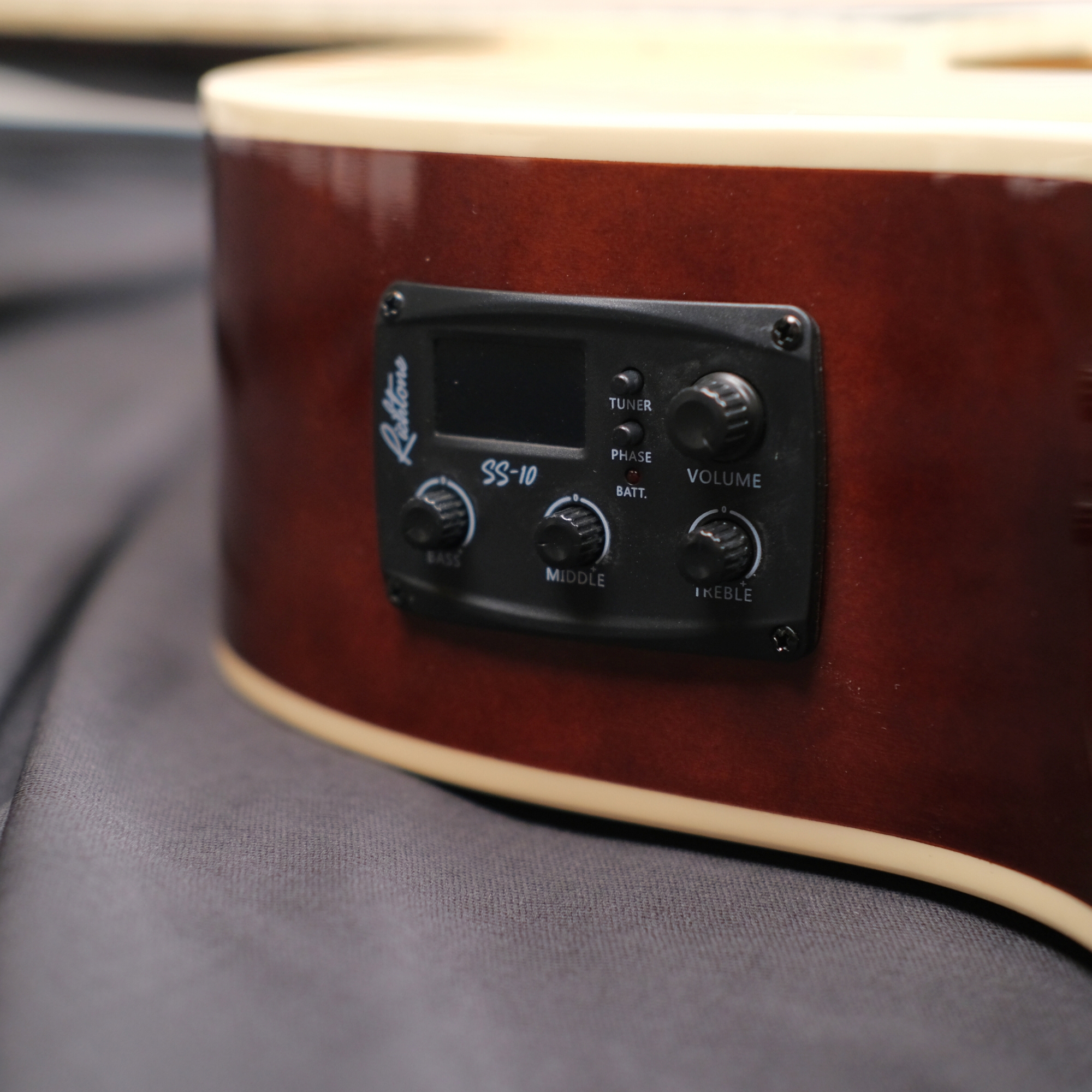 Richtone 39inch RT39CEQ 3 BAND EQ Natural glossy cutaway guitar