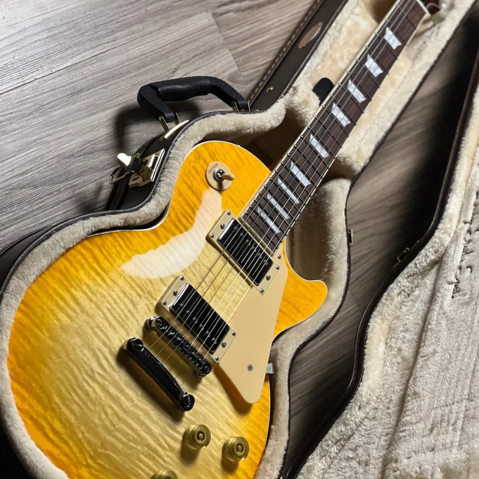 SQOE SELP900 Lemon burst Les Paul Electric Guitar with Hardcase