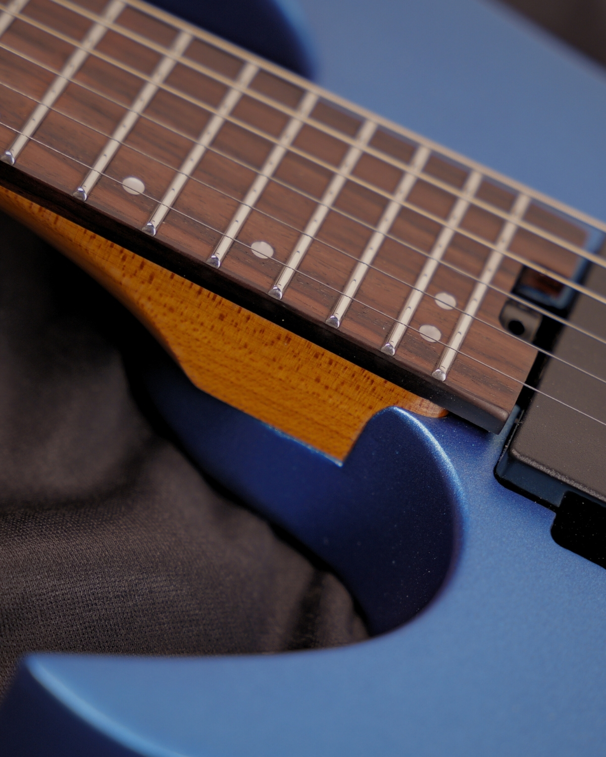 HEX N500L S LEFTY MEB METALLIC ELECTRIC BLUE NEXT SERIES - STAINLESS STEEL FRETS