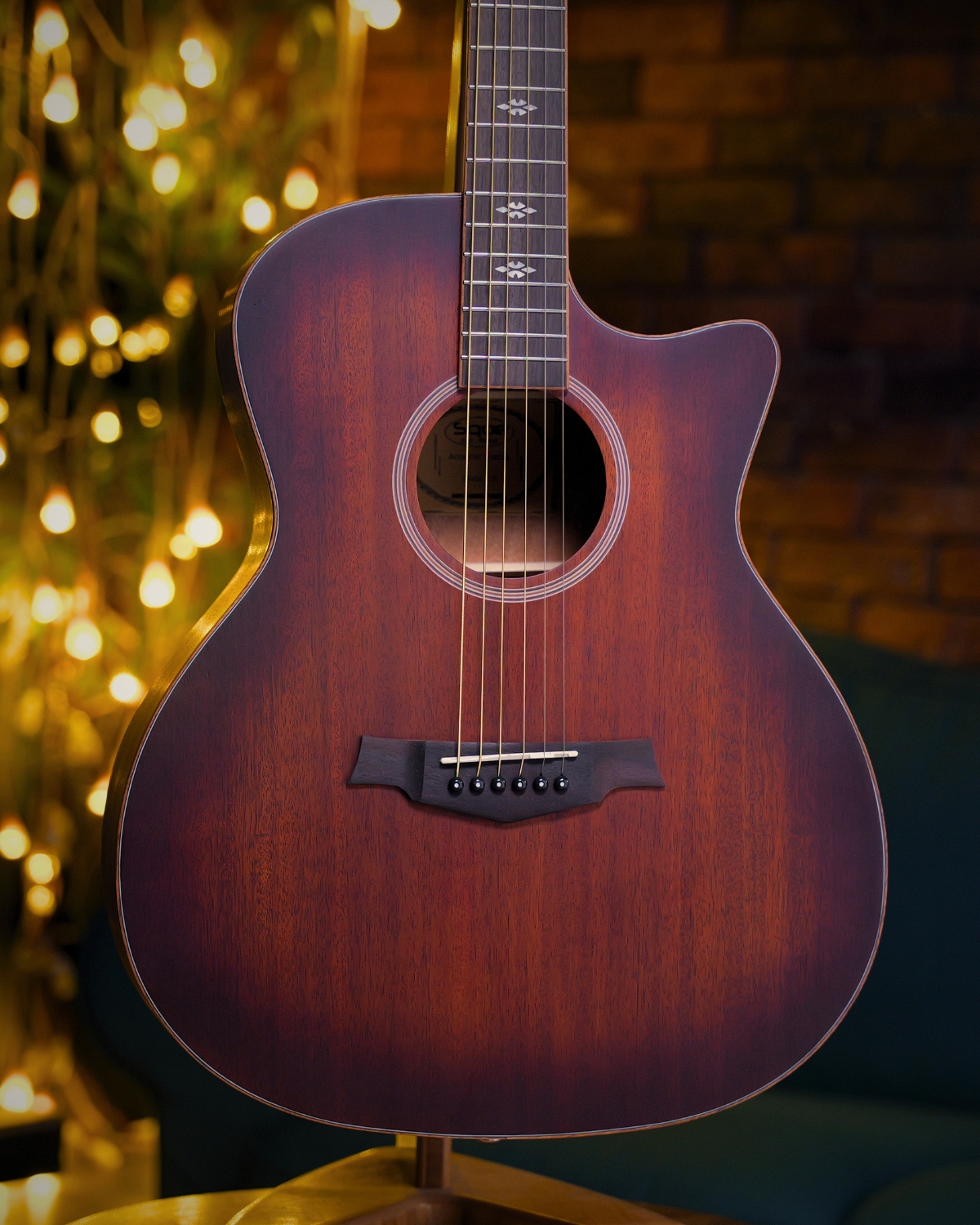 GA40C Red Mahogany  Solid Spruce Top Acoustic Guitar  Mahogany Back  Sides