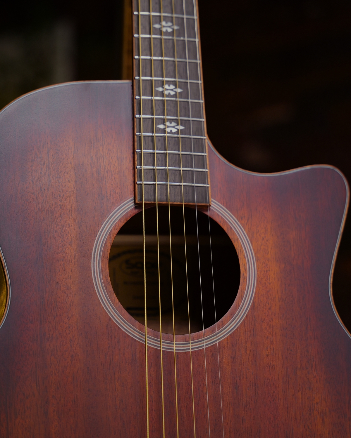 GA40C Red Mahogany  Solid Spruce Top Acoustic Guitar  Mahogany Back  Sides