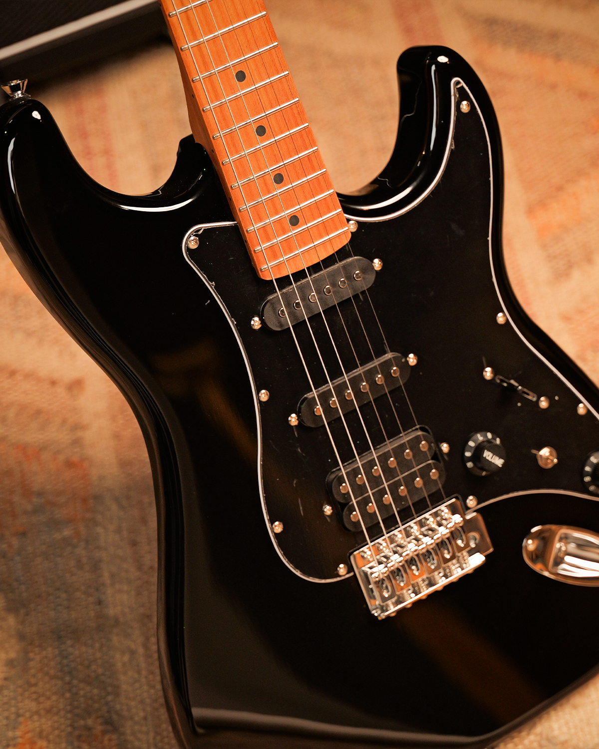 SQOE SEST500 Black Warrior Electric Guitar HSS