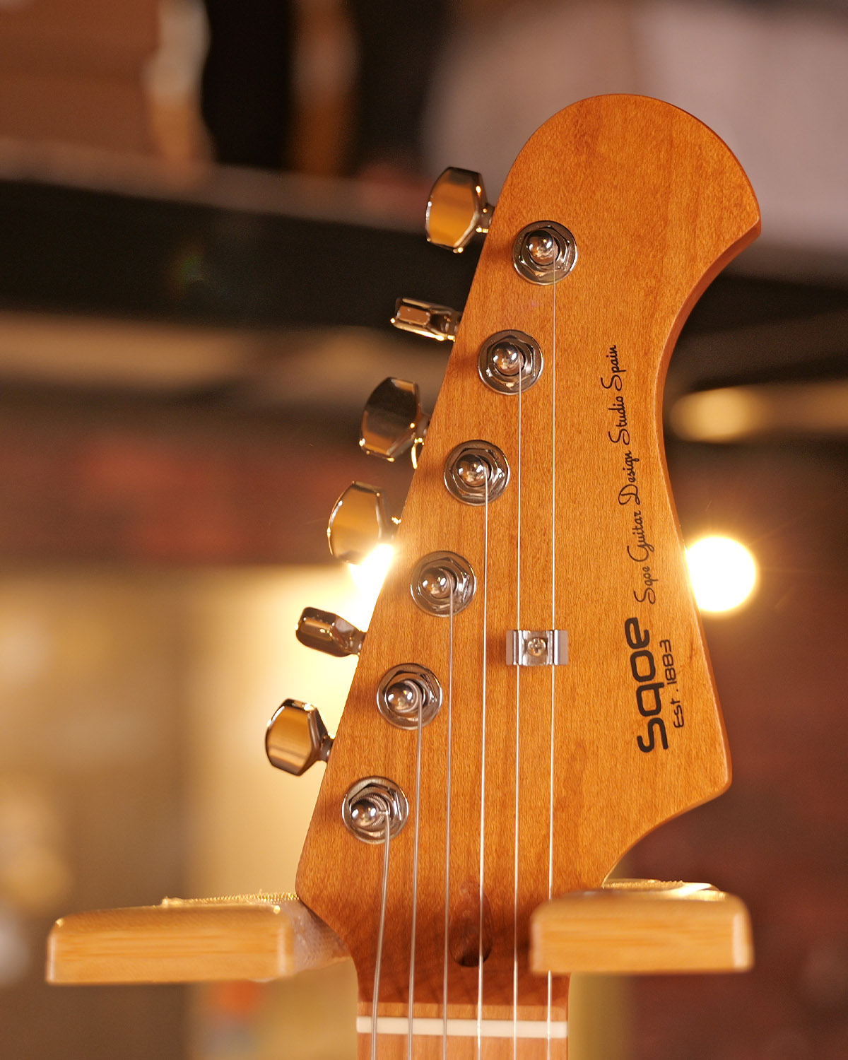 SQOE SEIB550 Shadow Burl HSH Alnico 5 Roasted Maple