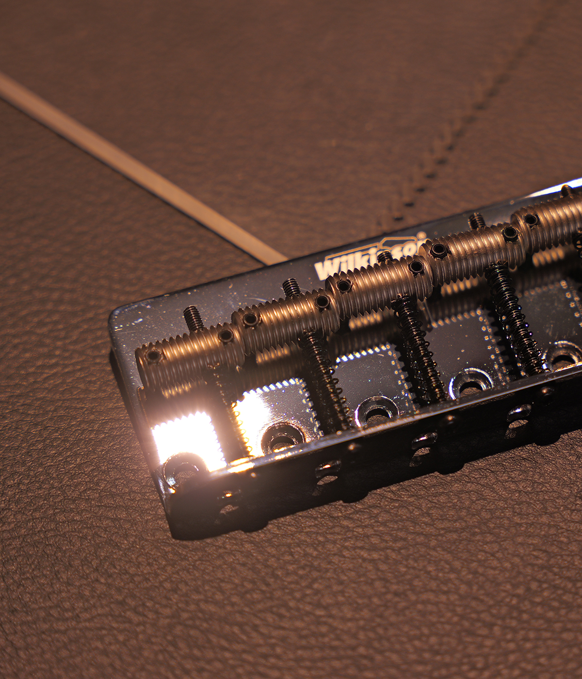 Wilkinson WOB51T-CR Vintage Bass Bridge  Barrel Saddles