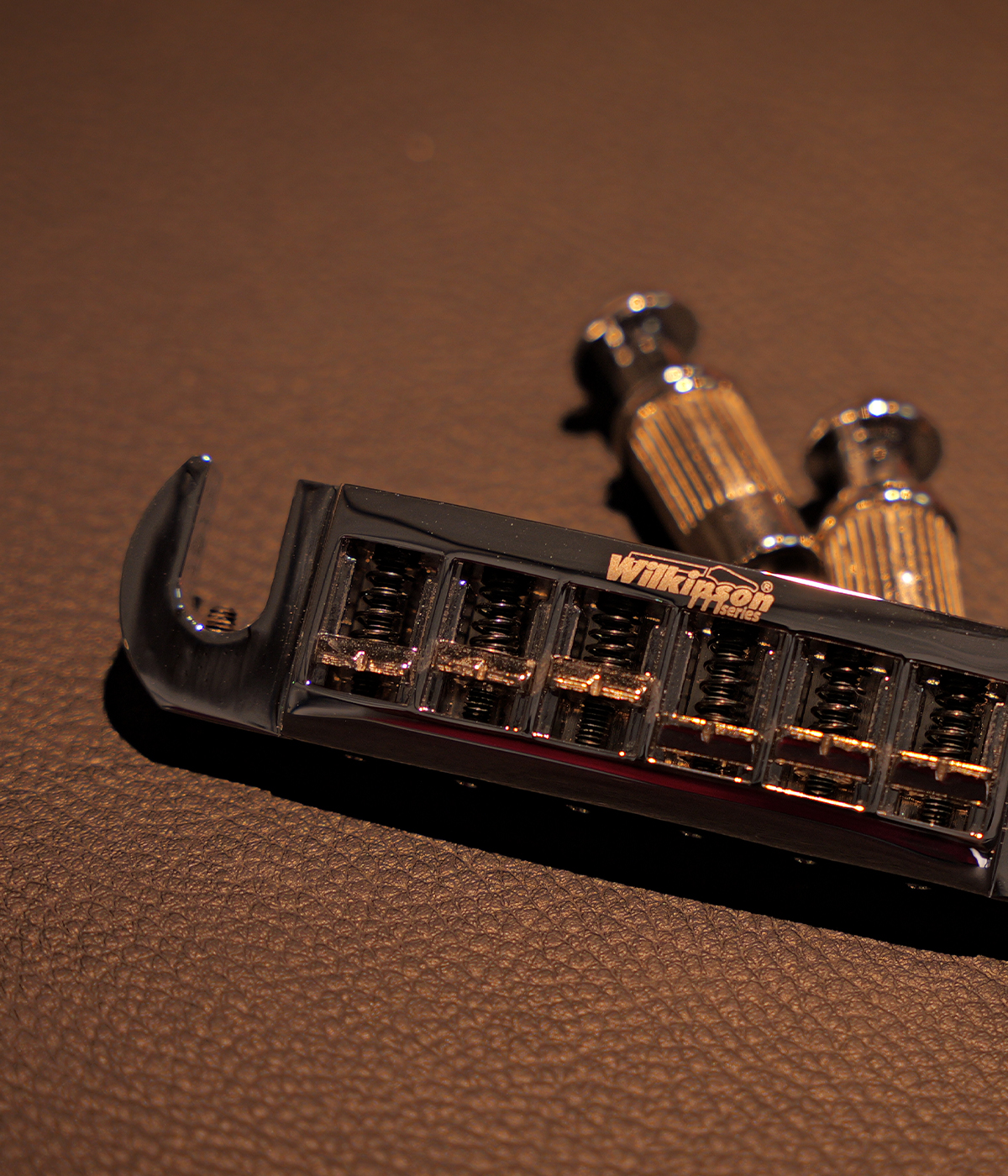 Wilkinson WOGT3-CR Wraparound Bridge Adjustable Saddles