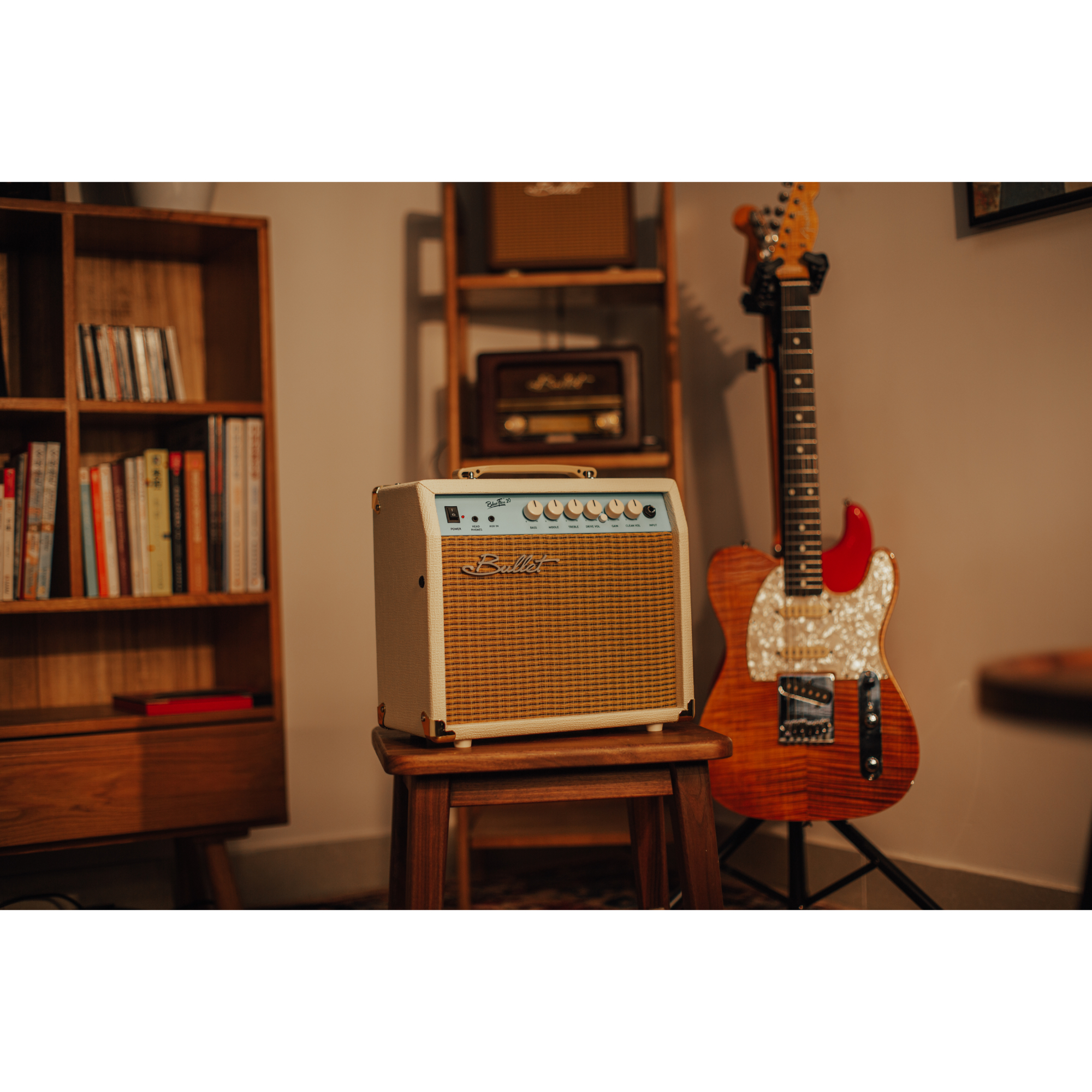 Bullet BlueFace 20 White Electric guitar amplifier