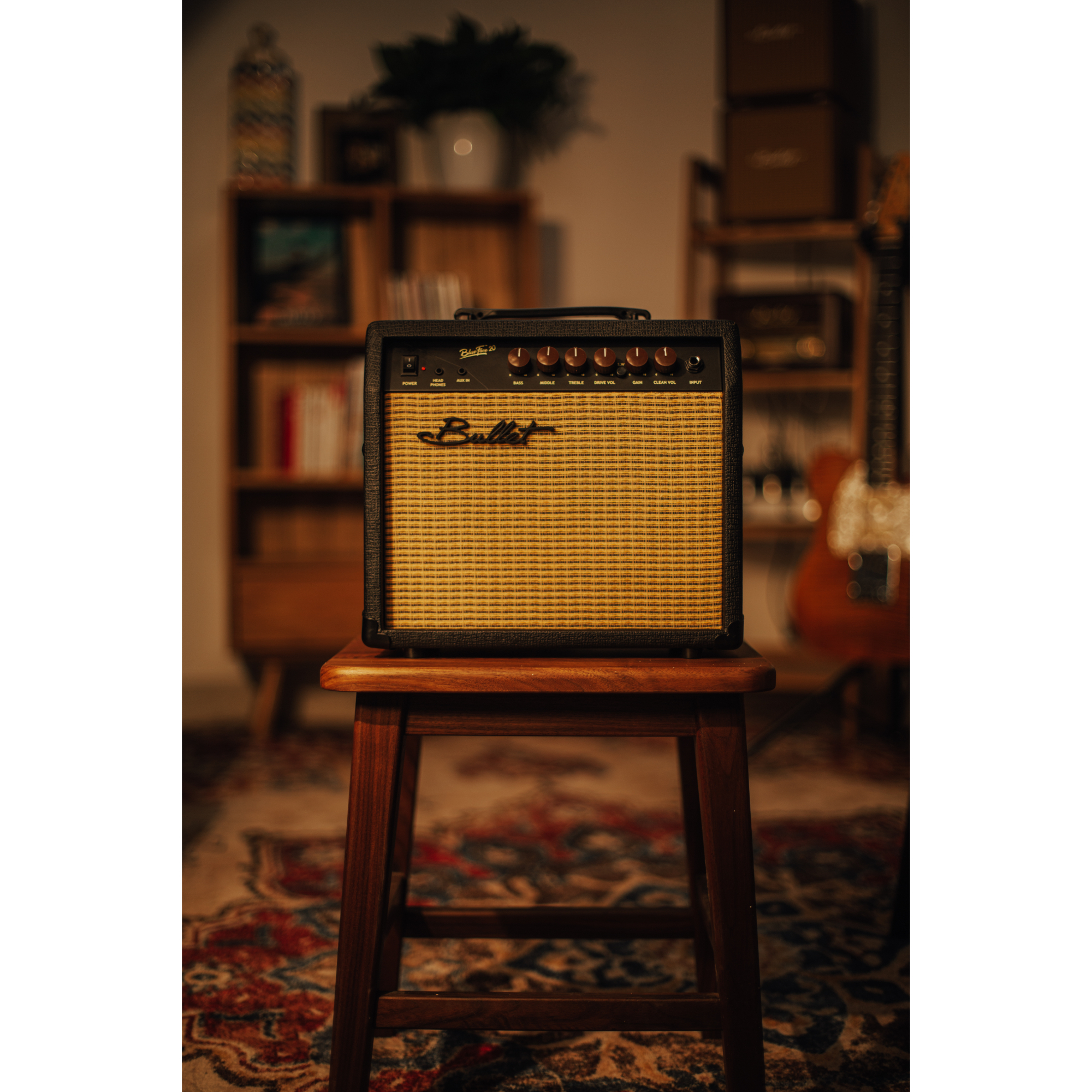 Bullet BlueFace 20 White Electric guitar amplifier