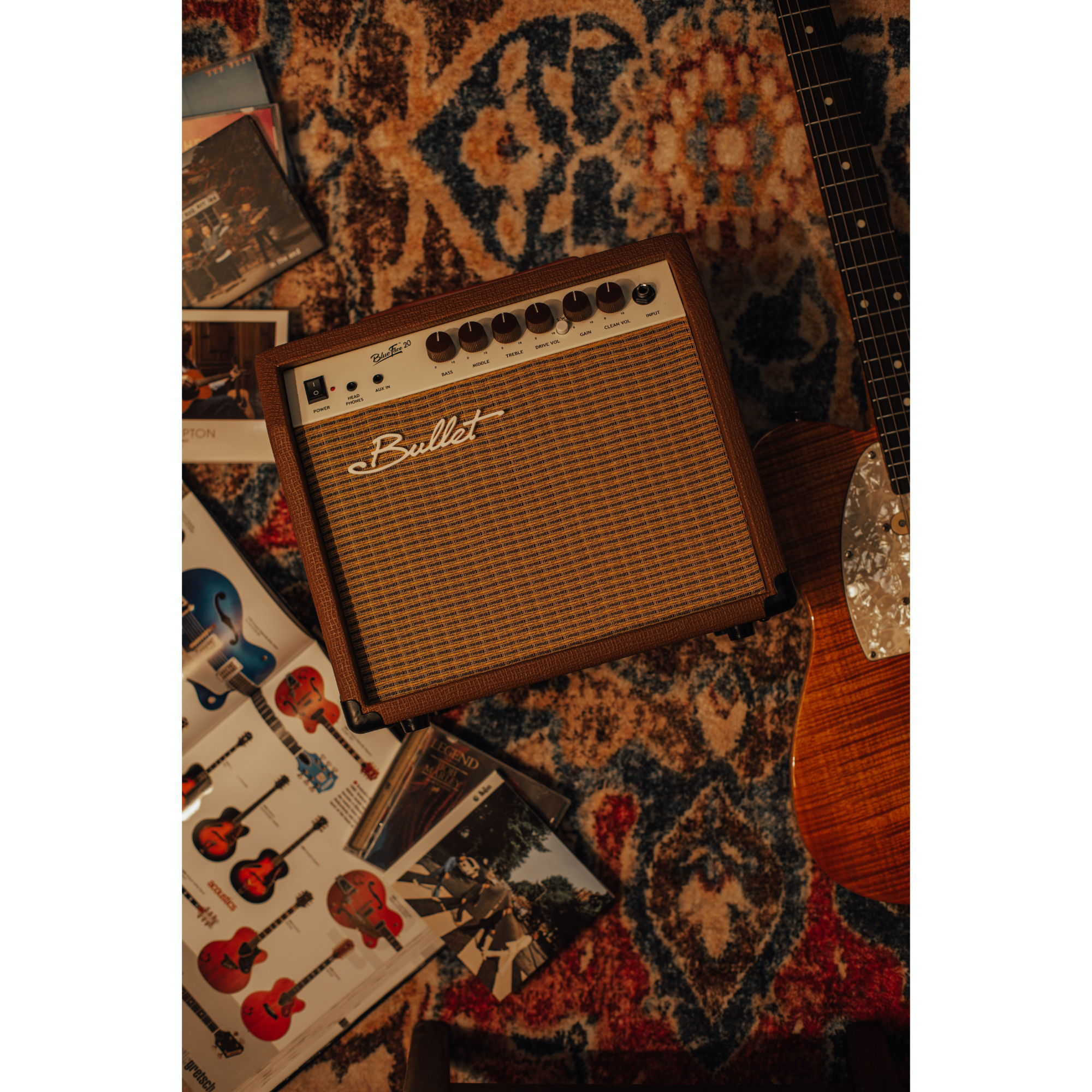 Bullet BlueFace 20 White Electric guitar amplifier